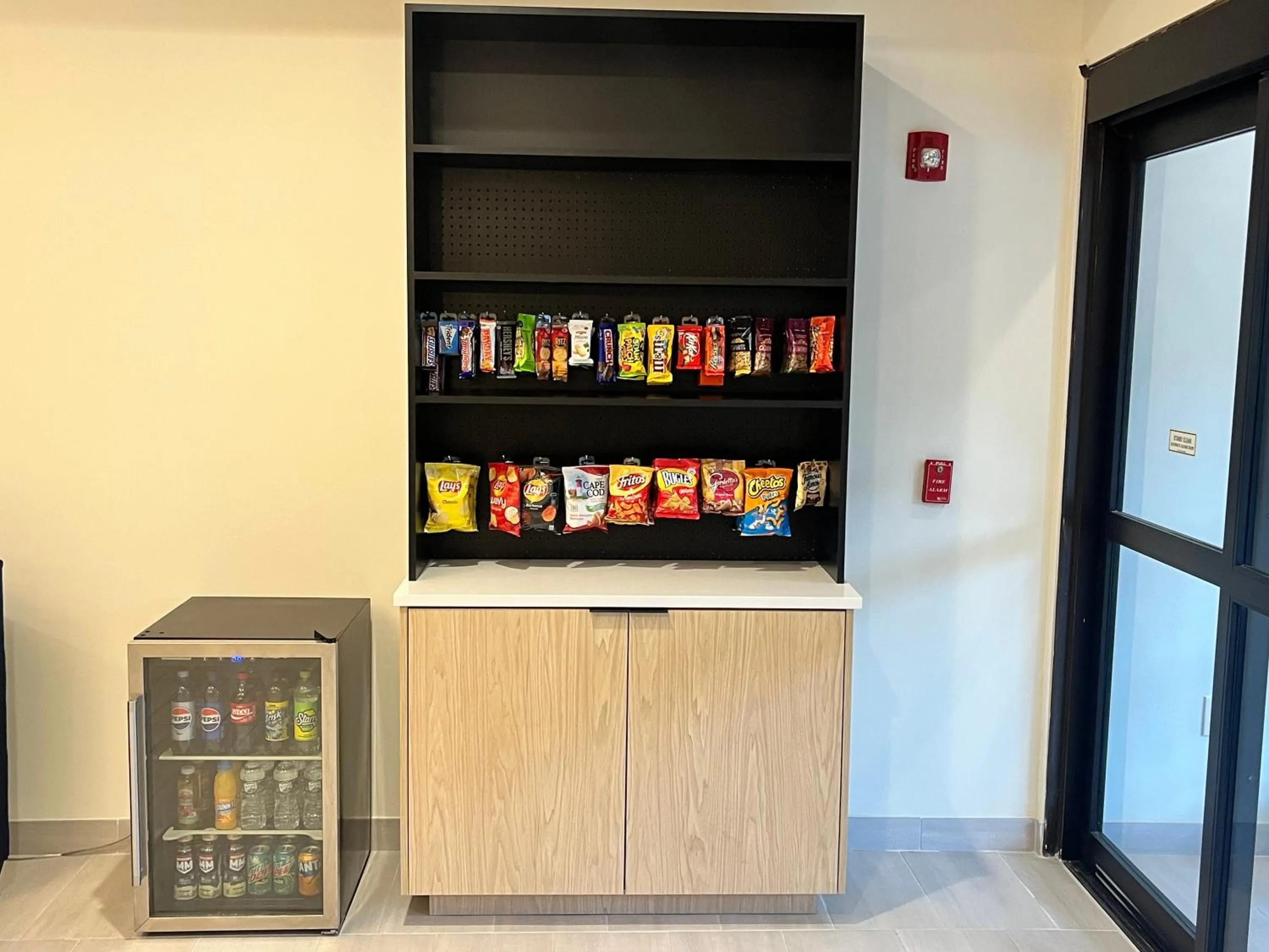 vending machine in Tapa Hotel Inn & Suites