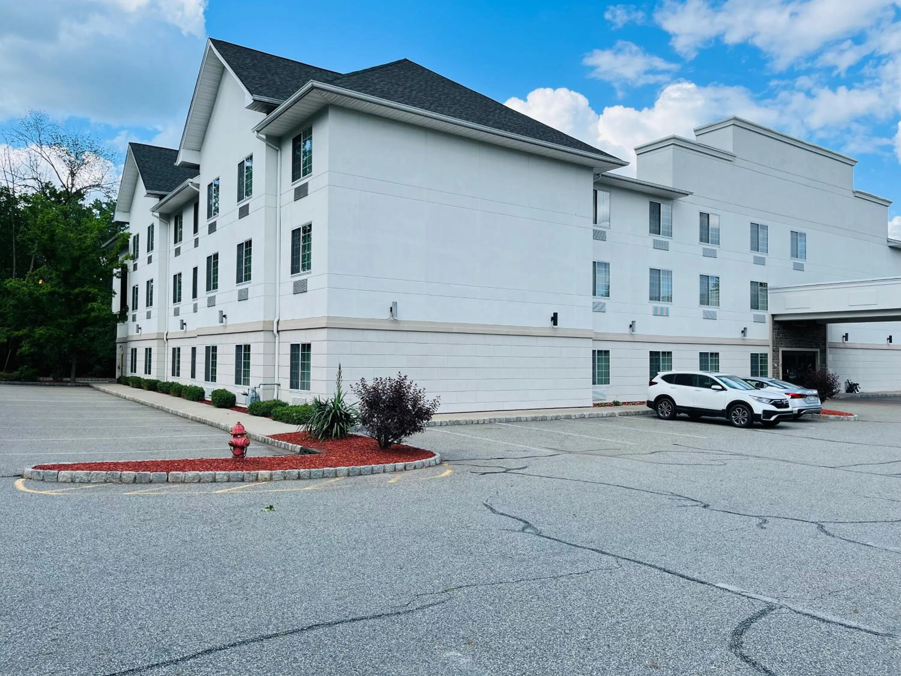 Property building in Tapa Hotel Inn & Suites