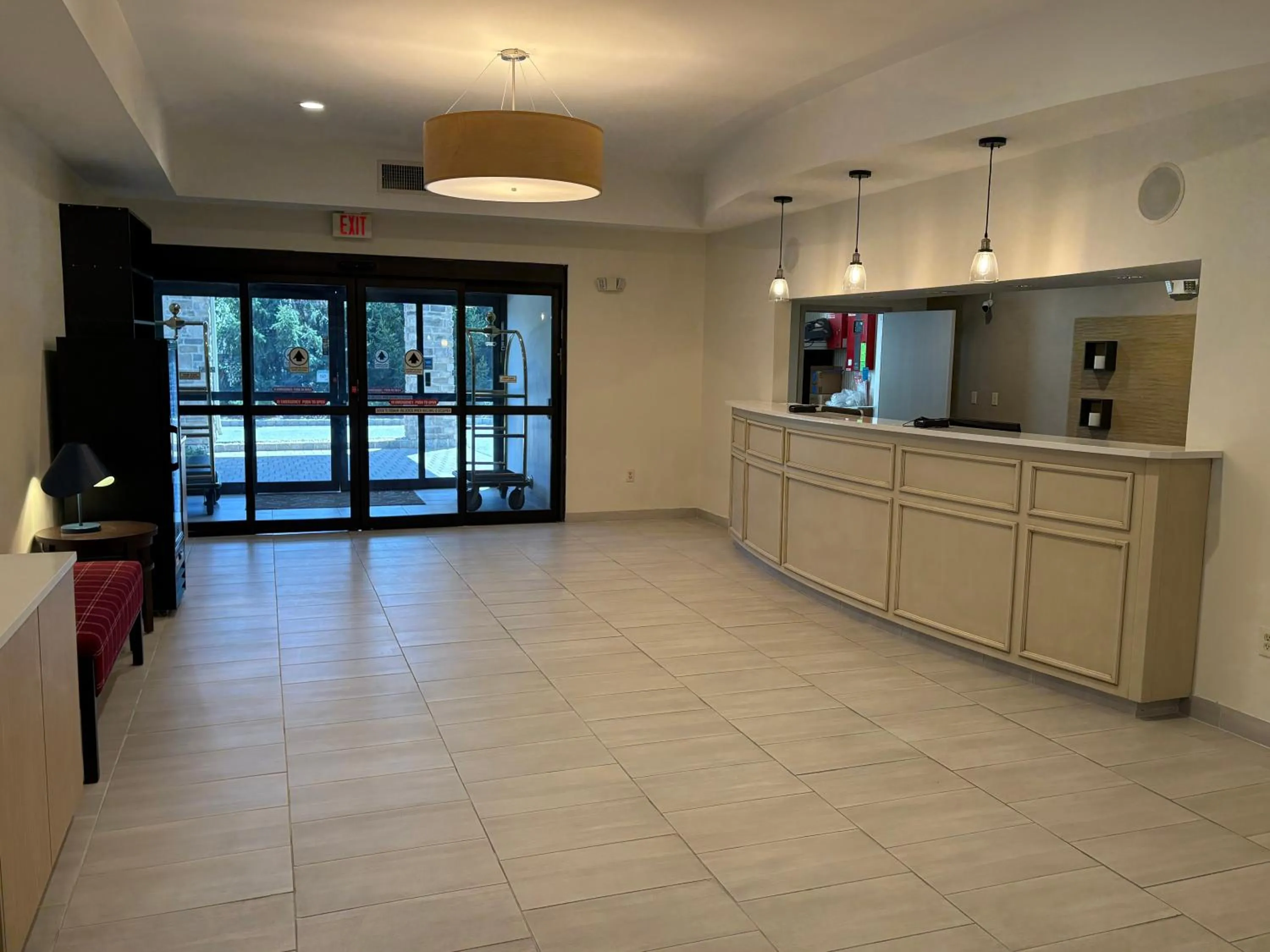 Lobby or reception in Tapa Hotel Inn & Suites