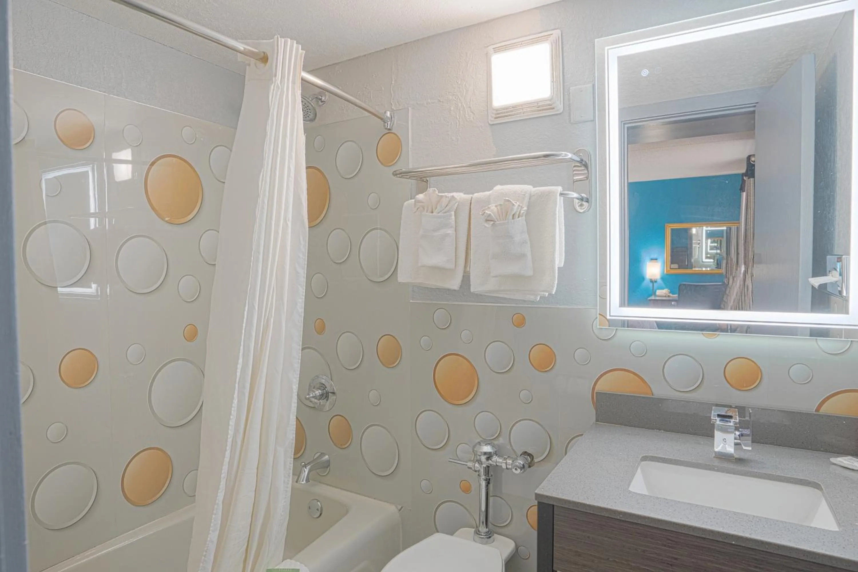 Bathroom in Executive Inn Owatonna Hwy 35