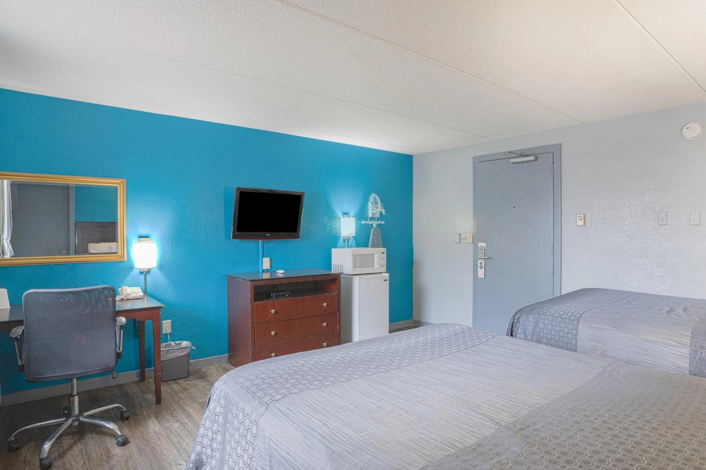 Bedroom, Bed in Executive Inn Owatonna Hwy 35