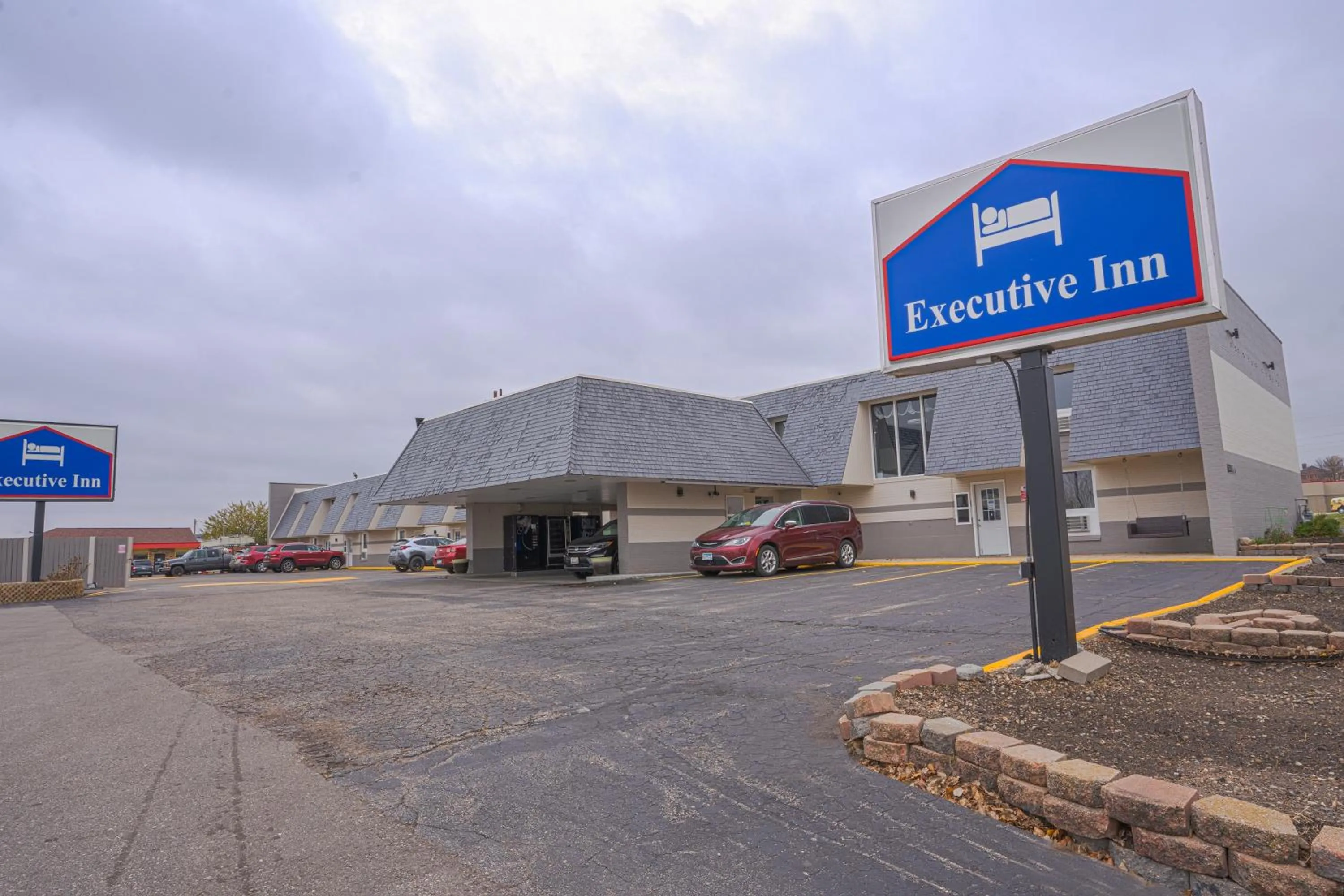 Executive Inn Owatonna Hwy 35