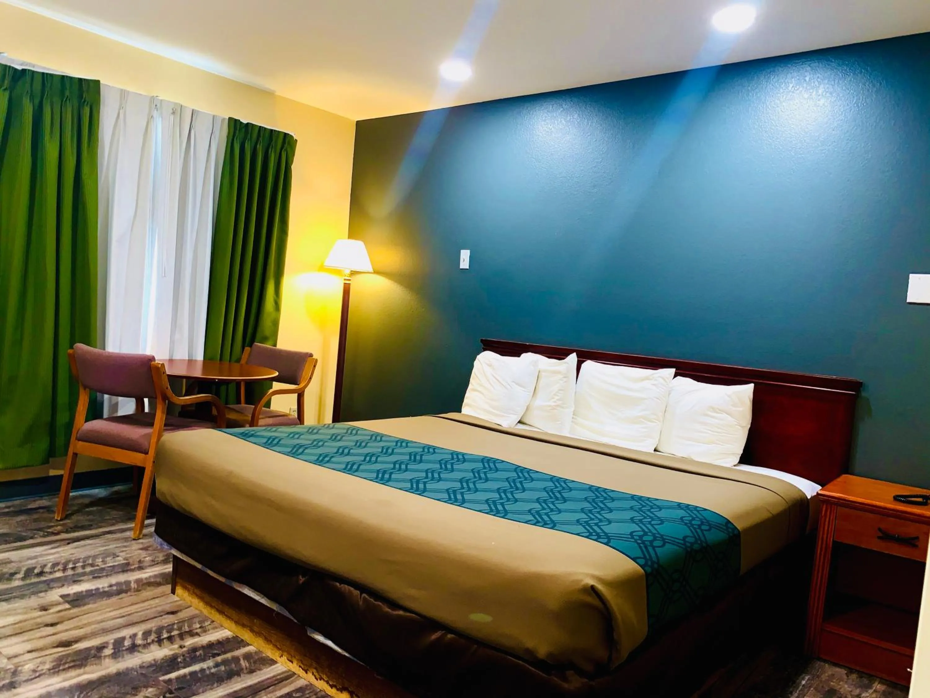 Bed in Rodeway Inn Winslow I-40