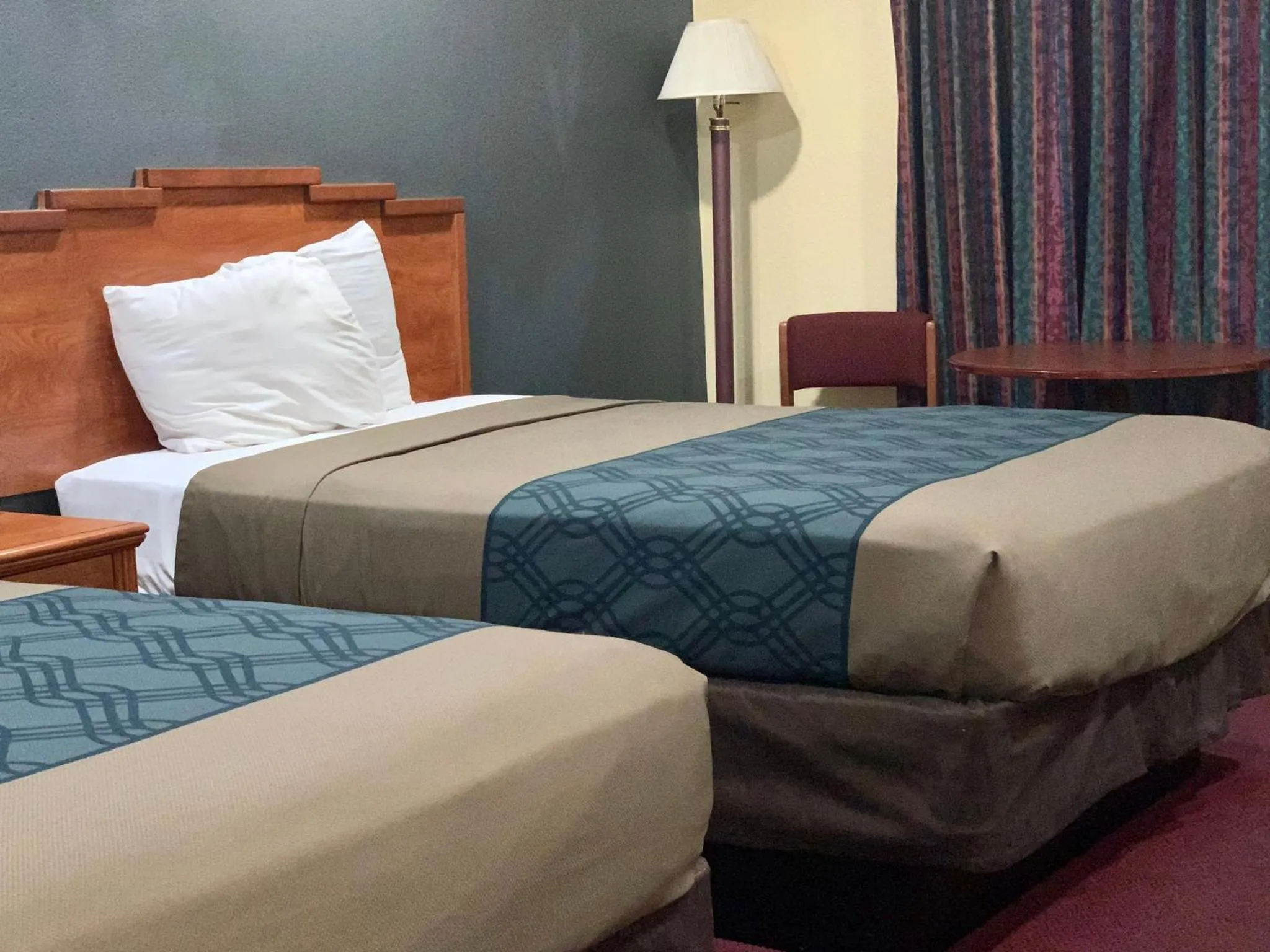 Bed in Rodeway Inn Winslow I-40