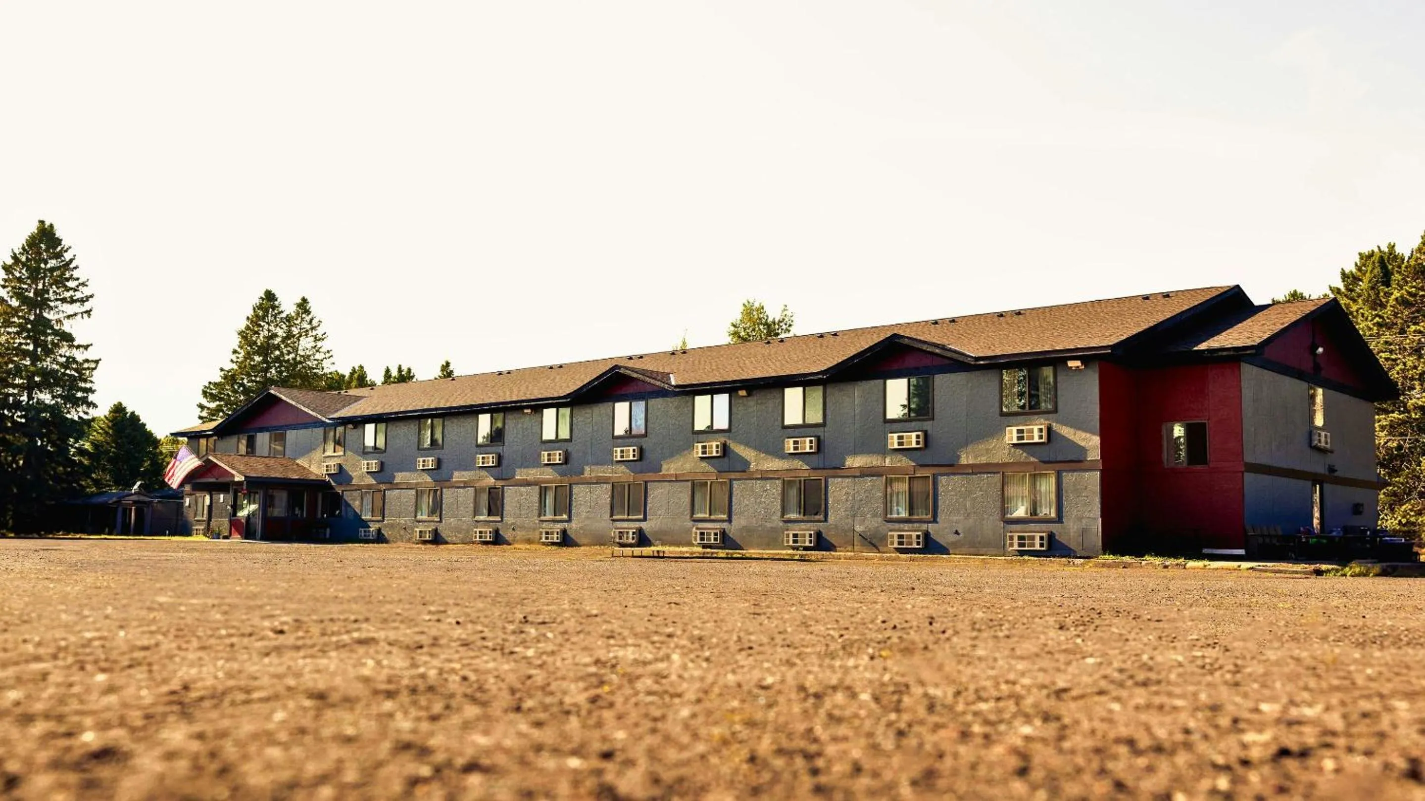 Facade/entrance in Magnuson Hotel Ironwood