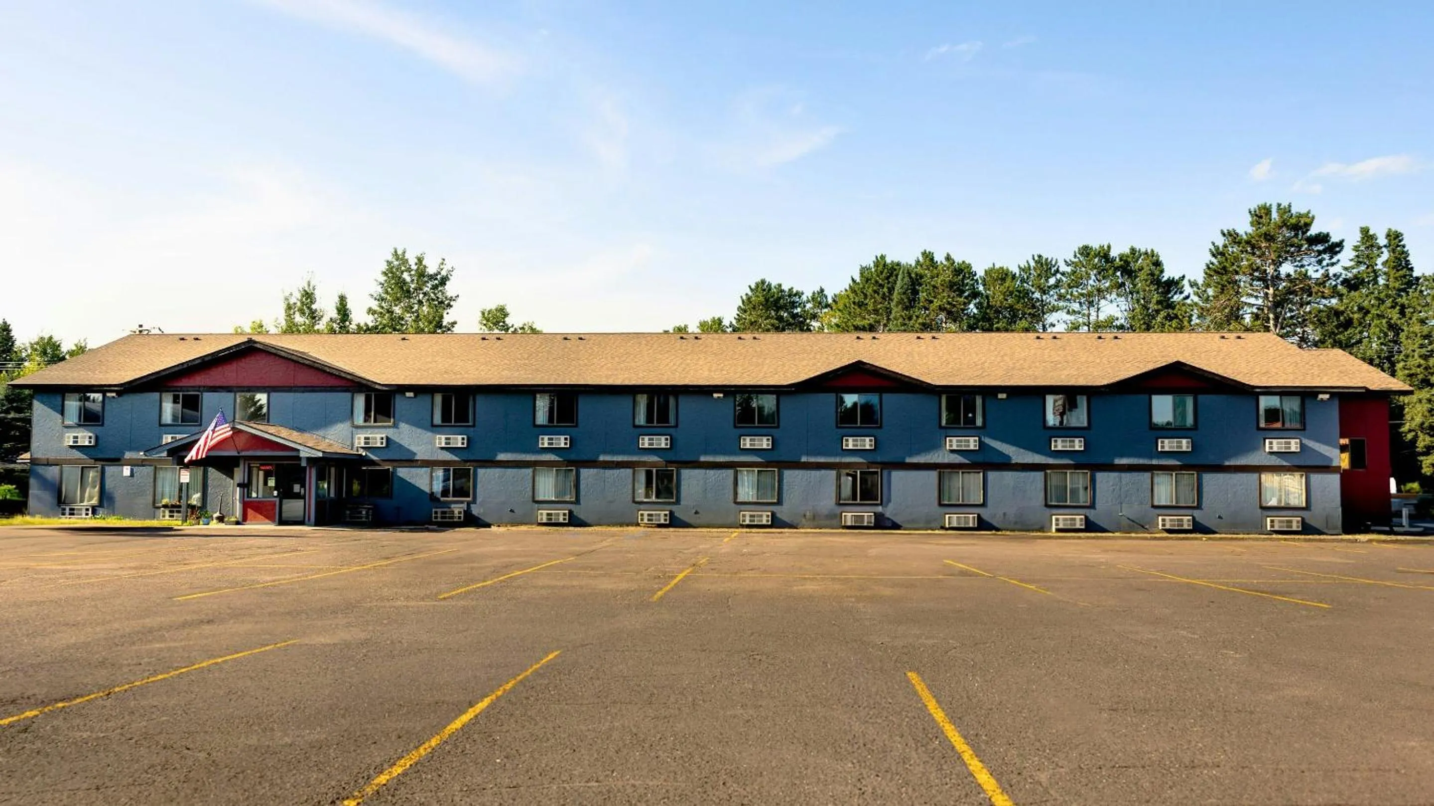 Facade/entrance in Magnuson Hotel Ironwood