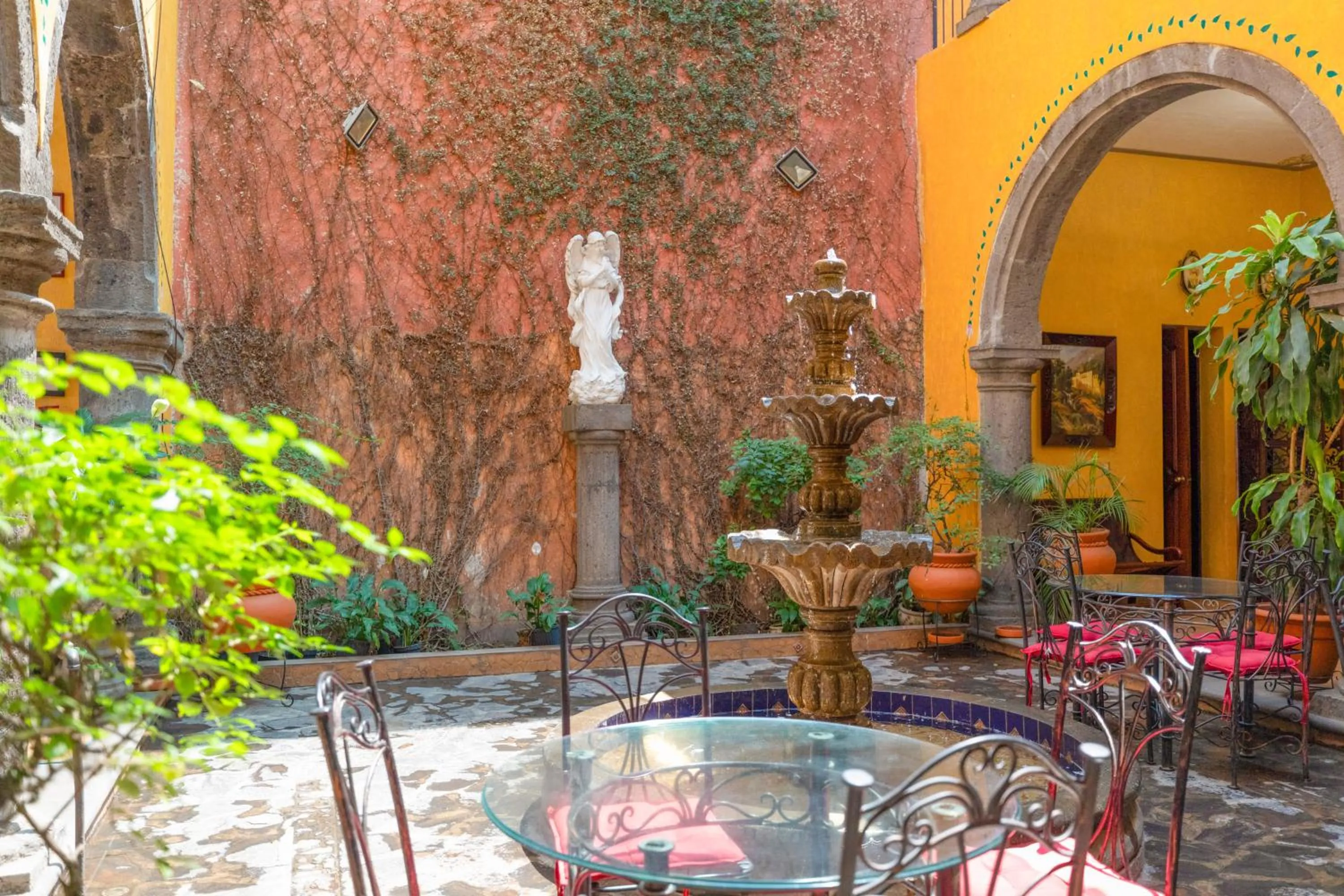 Patio in Hotel Casa Dulce Maria