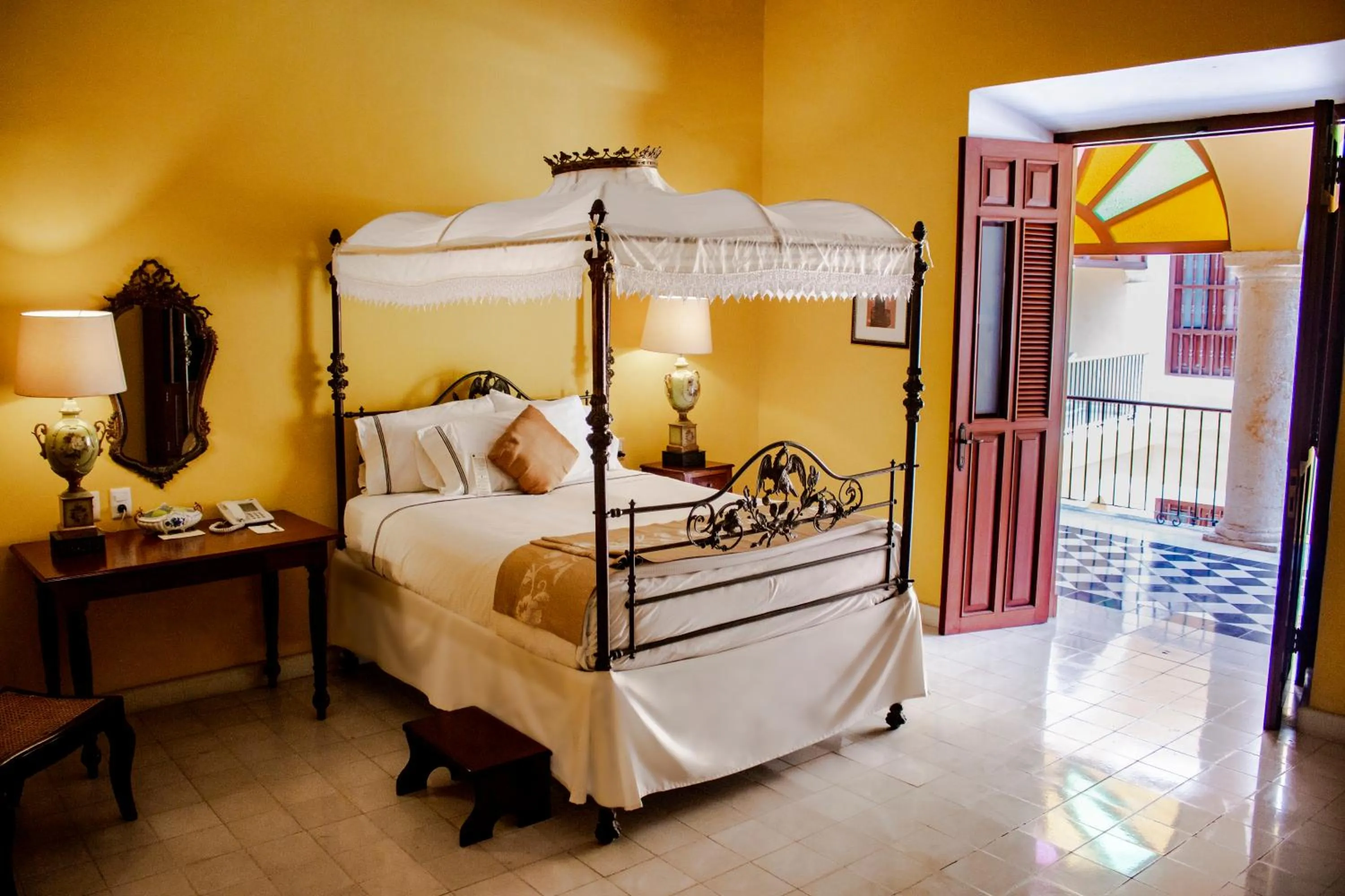 Off site, Bed in Hotel Boutique Casa Don Gustavo, Campeche