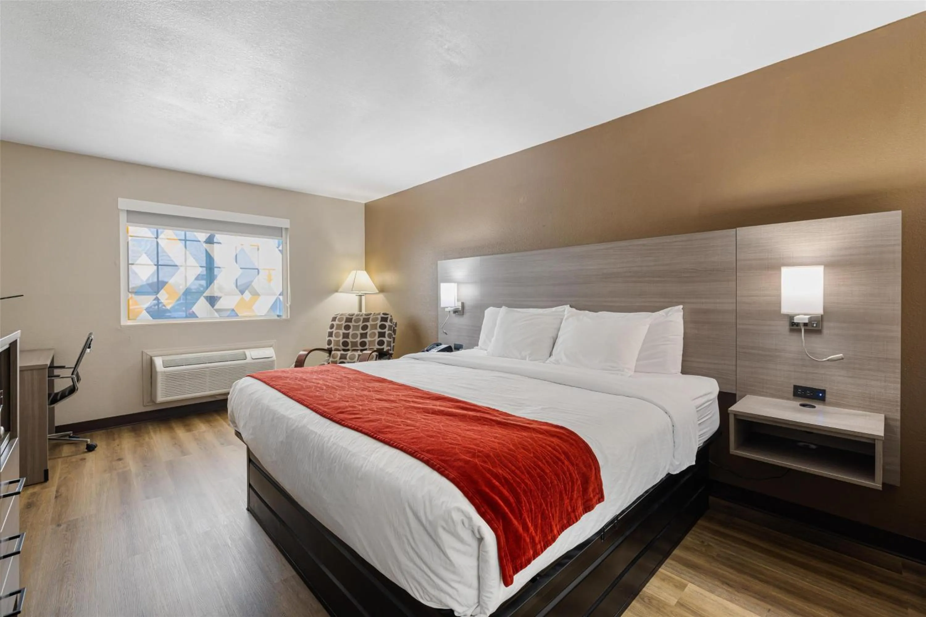 Bedroom, Bed in SureStay Plus Hotel by Best Western Kearney