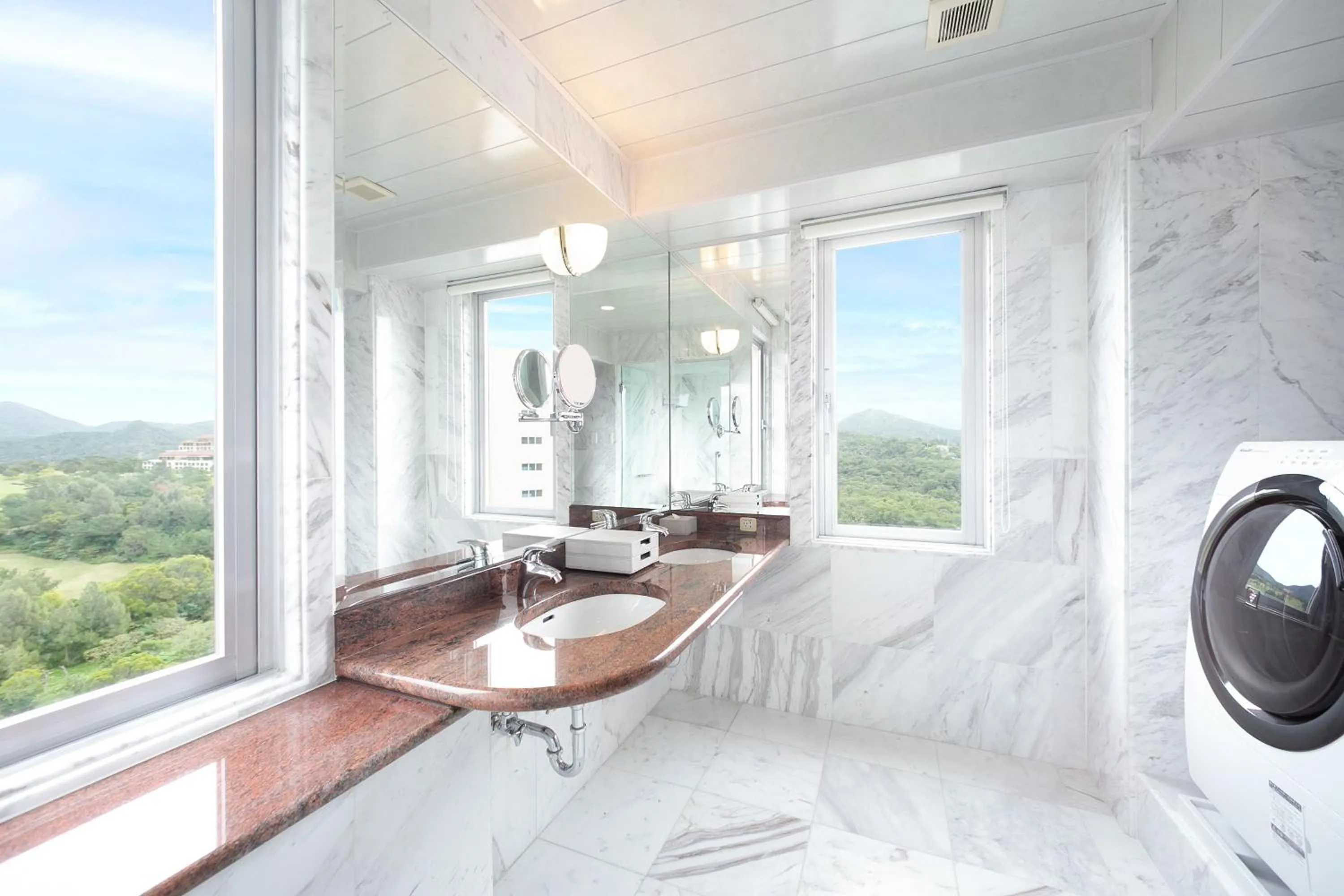 Bathroom in Oriental Hotel Okinawa Resort & Spa