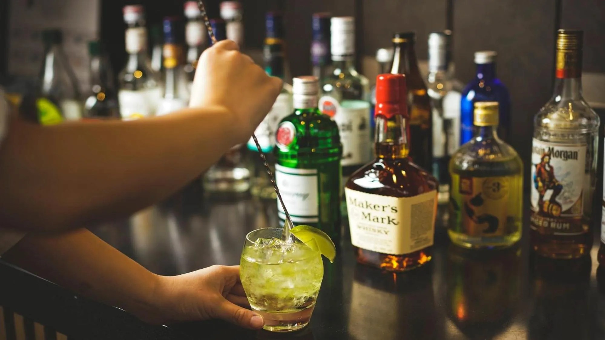 Lounge or bar in Oriental Hotel Okinawa Resort & Spa