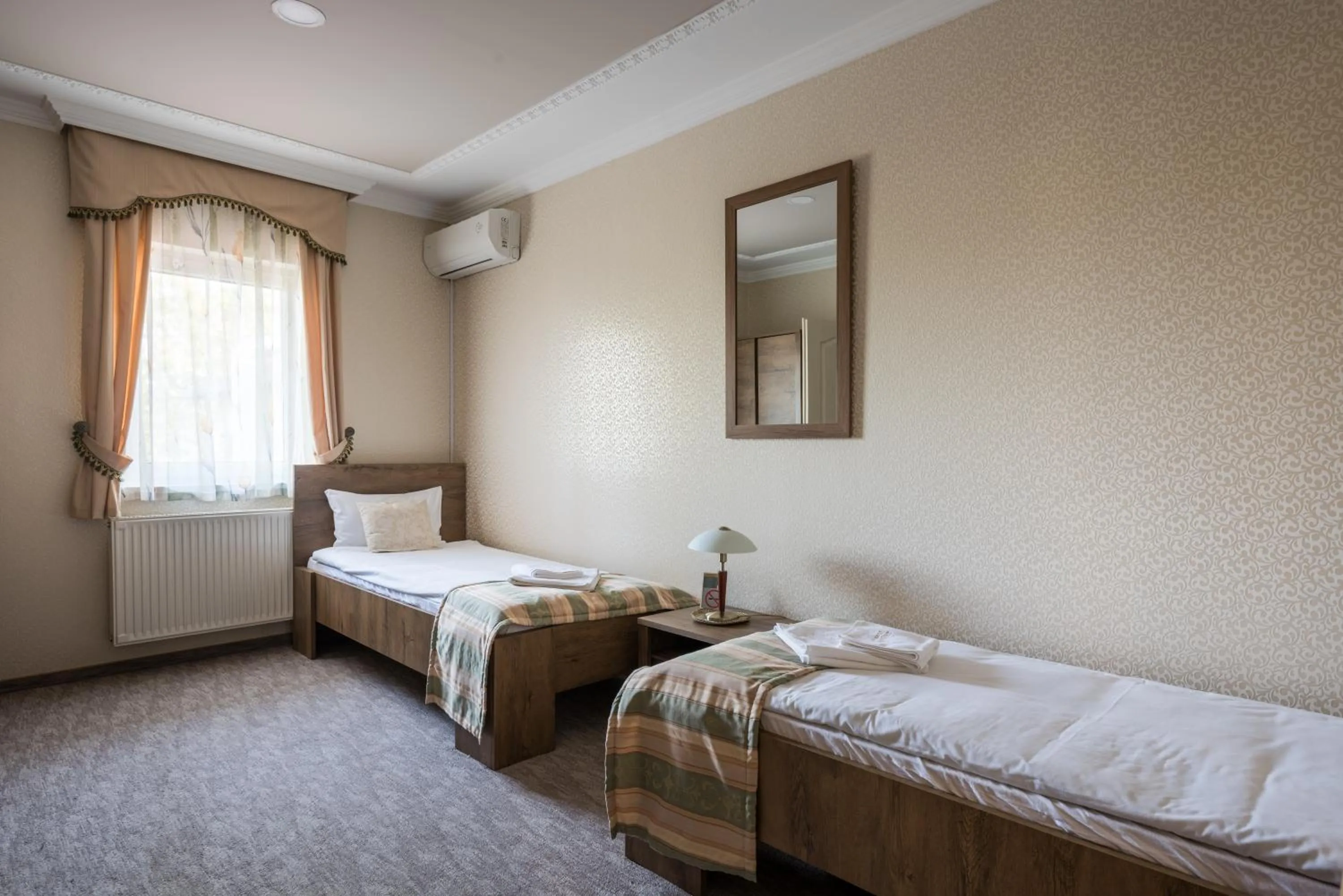 Bed in Hotel Bíbic és Tüskevár Étterem és Horgásztó