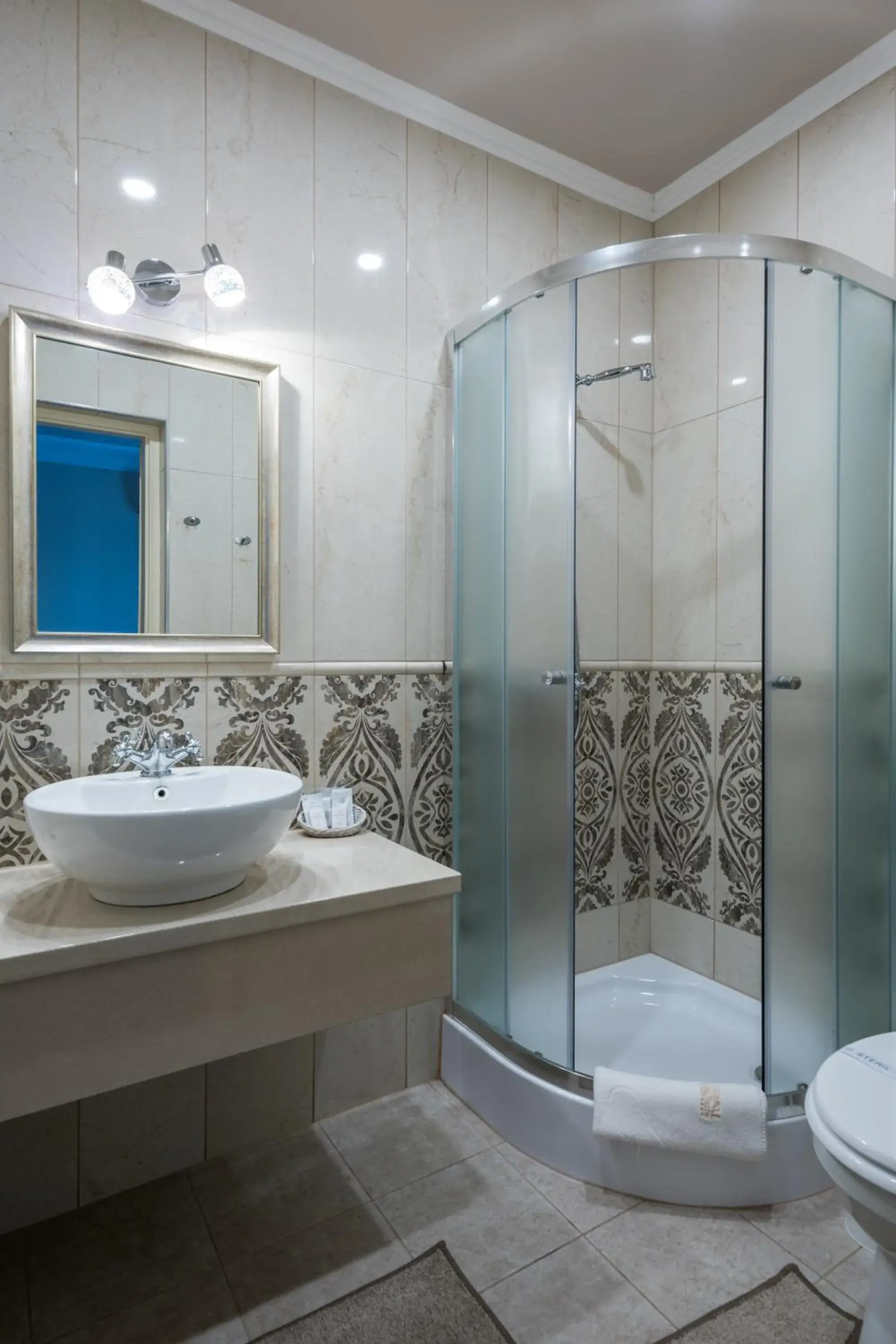 Standard Twin Room - Building A in Hotel Bíbic és Tüskevár Étterem és Horgásztó Standard Twin Room - Building A in Hotel Bíbic és Tüskevár Étterem és Horgásztó