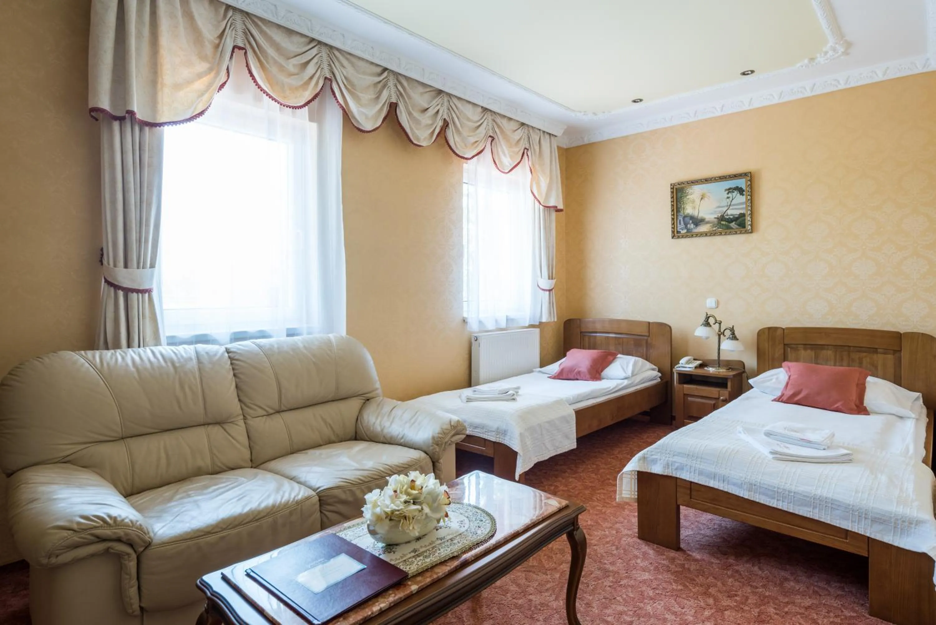 Bed in Hotel Bíbic és Tüskevár Étterem és Horgásztó