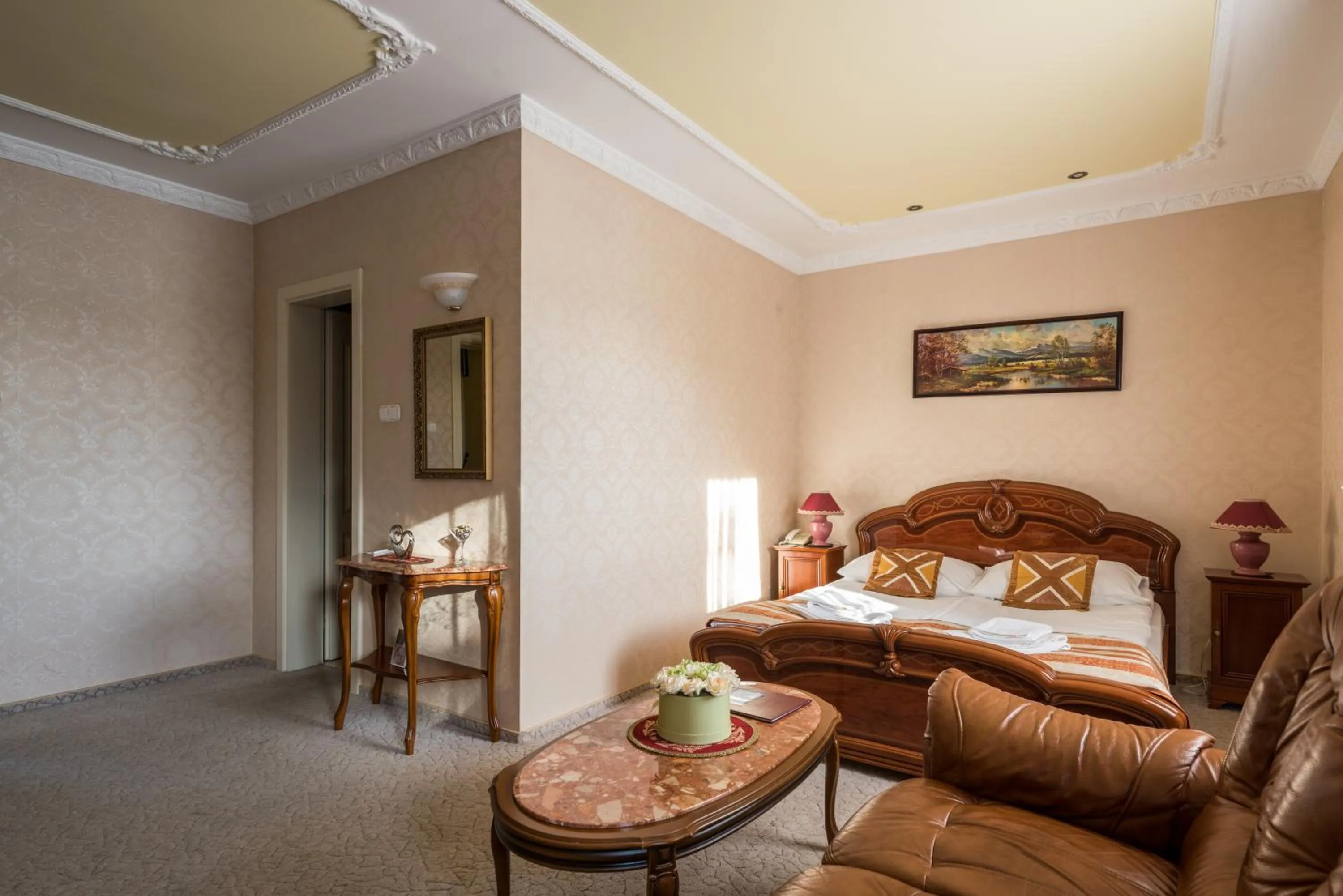 Bed in Hotel Bíbic és Tüskevár Étterem és Horgásztó