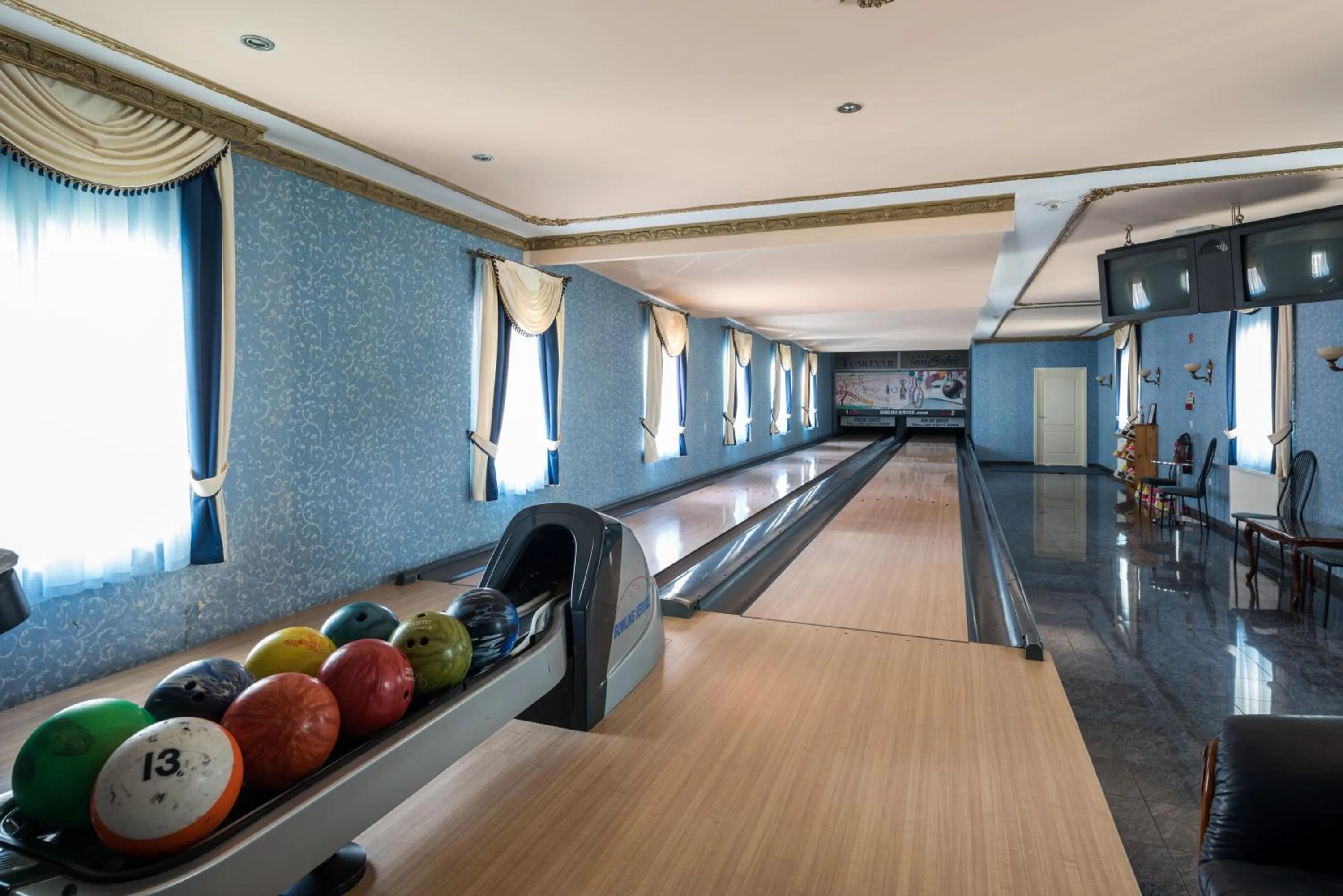 Bowling in Hotel Bíbic és Tüskevár Étterem és Horgásztó