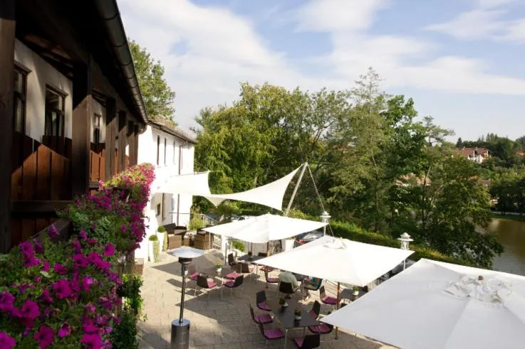 Property building in Hotel Seeluna am Klostersee