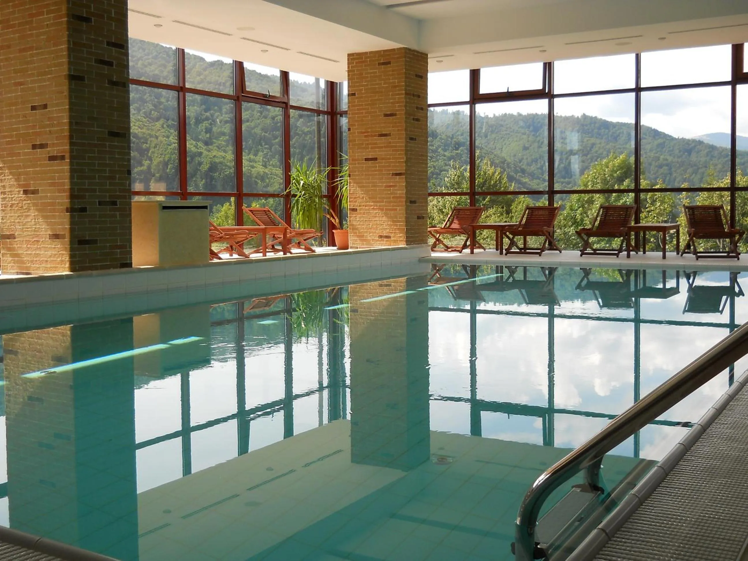 Spa and wellness centre/facilities in Hotel Valea cu Pesti