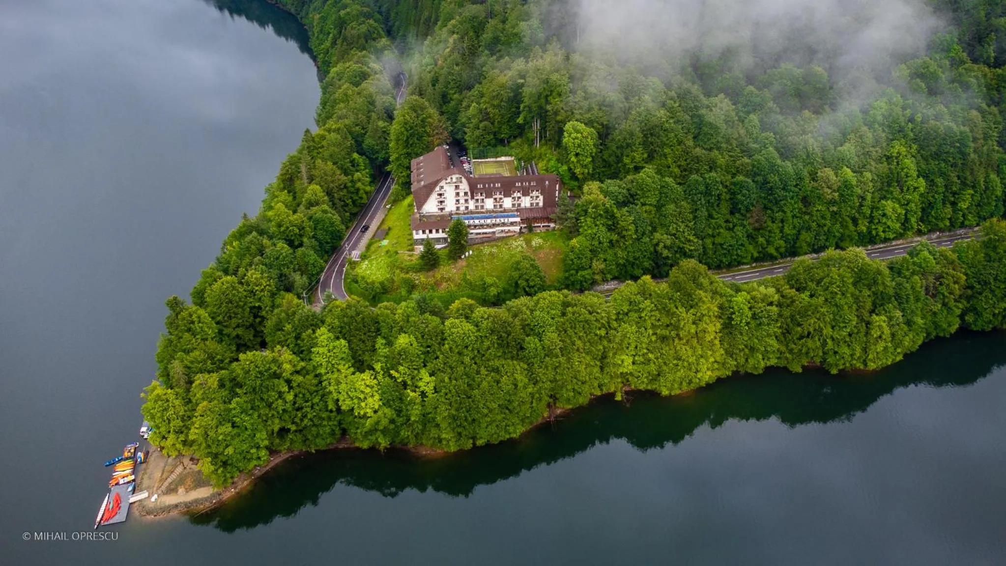 Property building in Hotel Valea cu Pesti