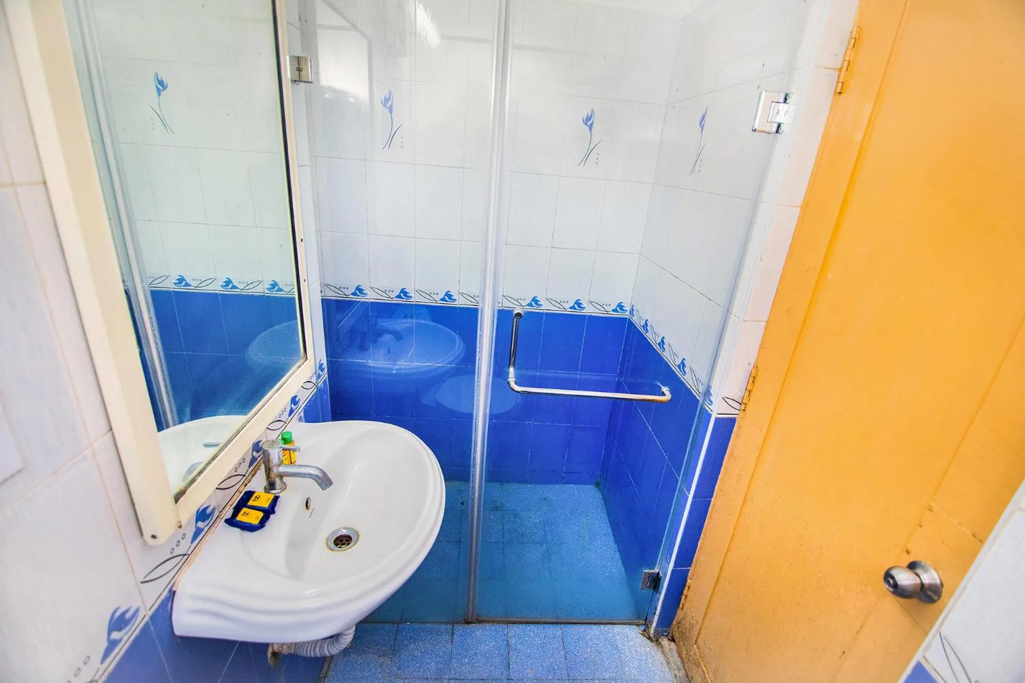 Bathroom in FabExpress Picnic Plaza Mylapore