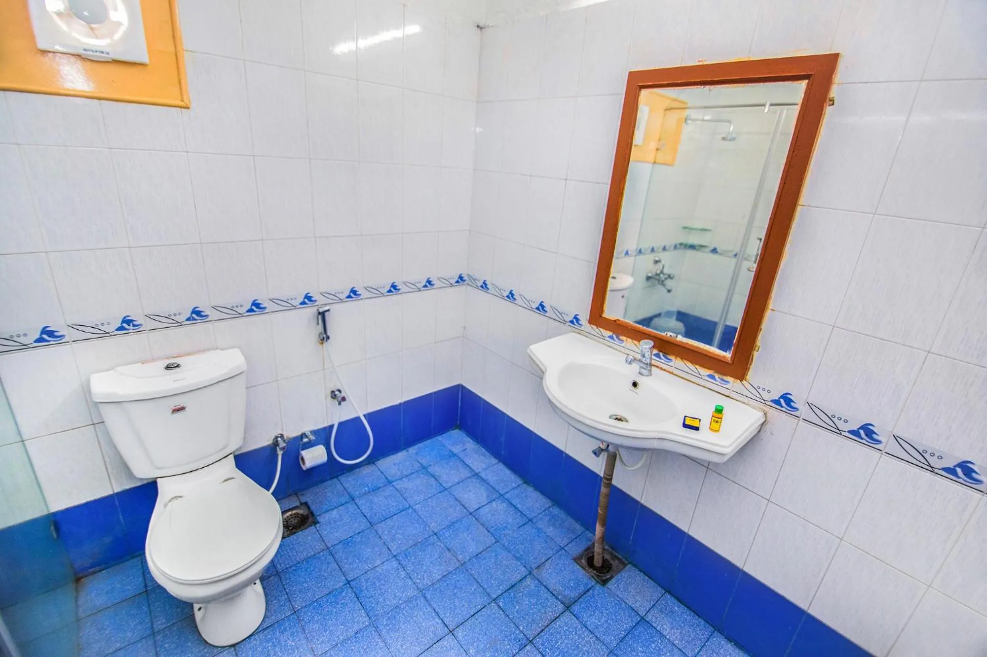 Toilet in FabExpress Picnic Plaza Mylapore