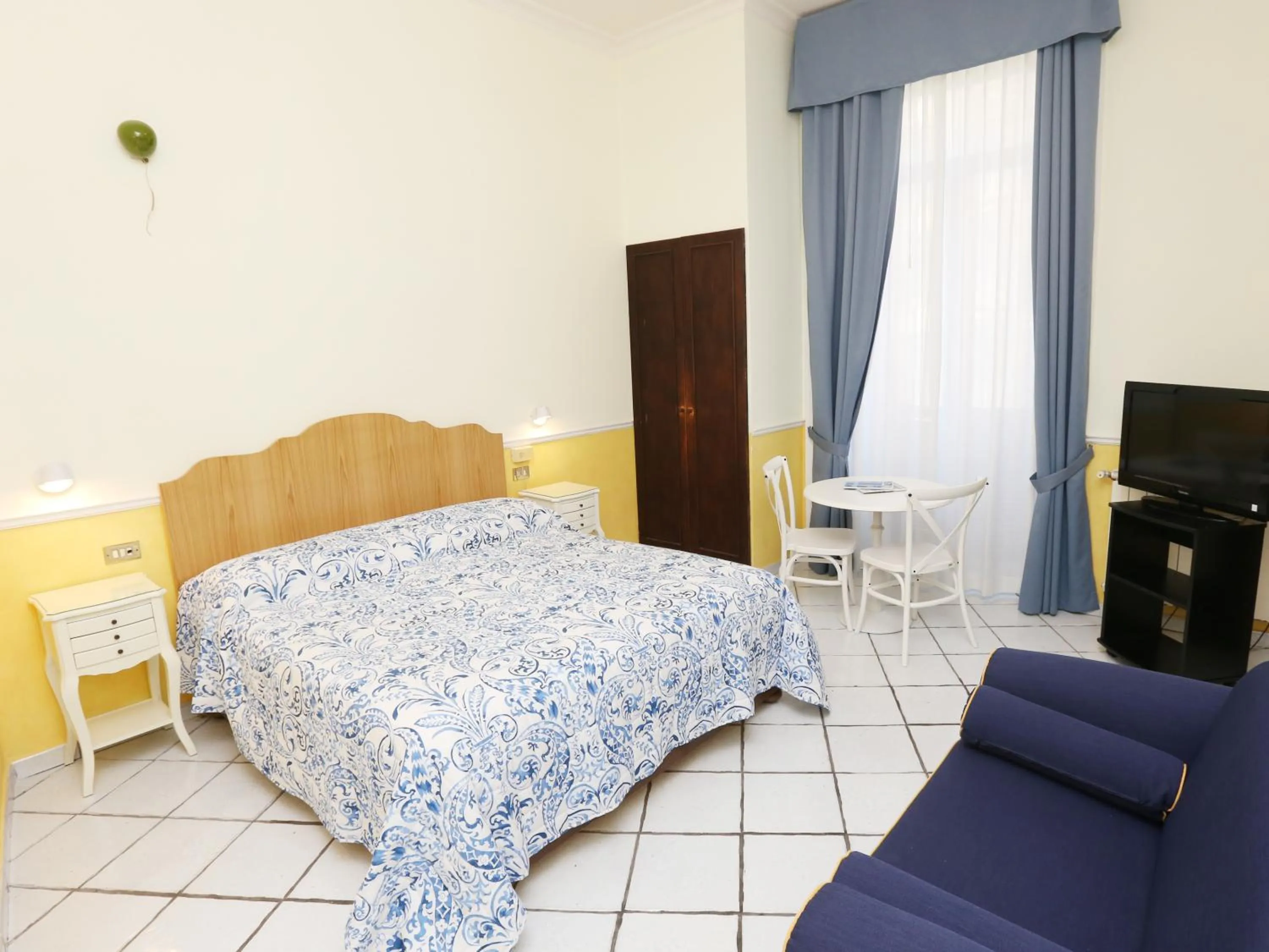 Bedroom, Bed in Santa Lucia 50