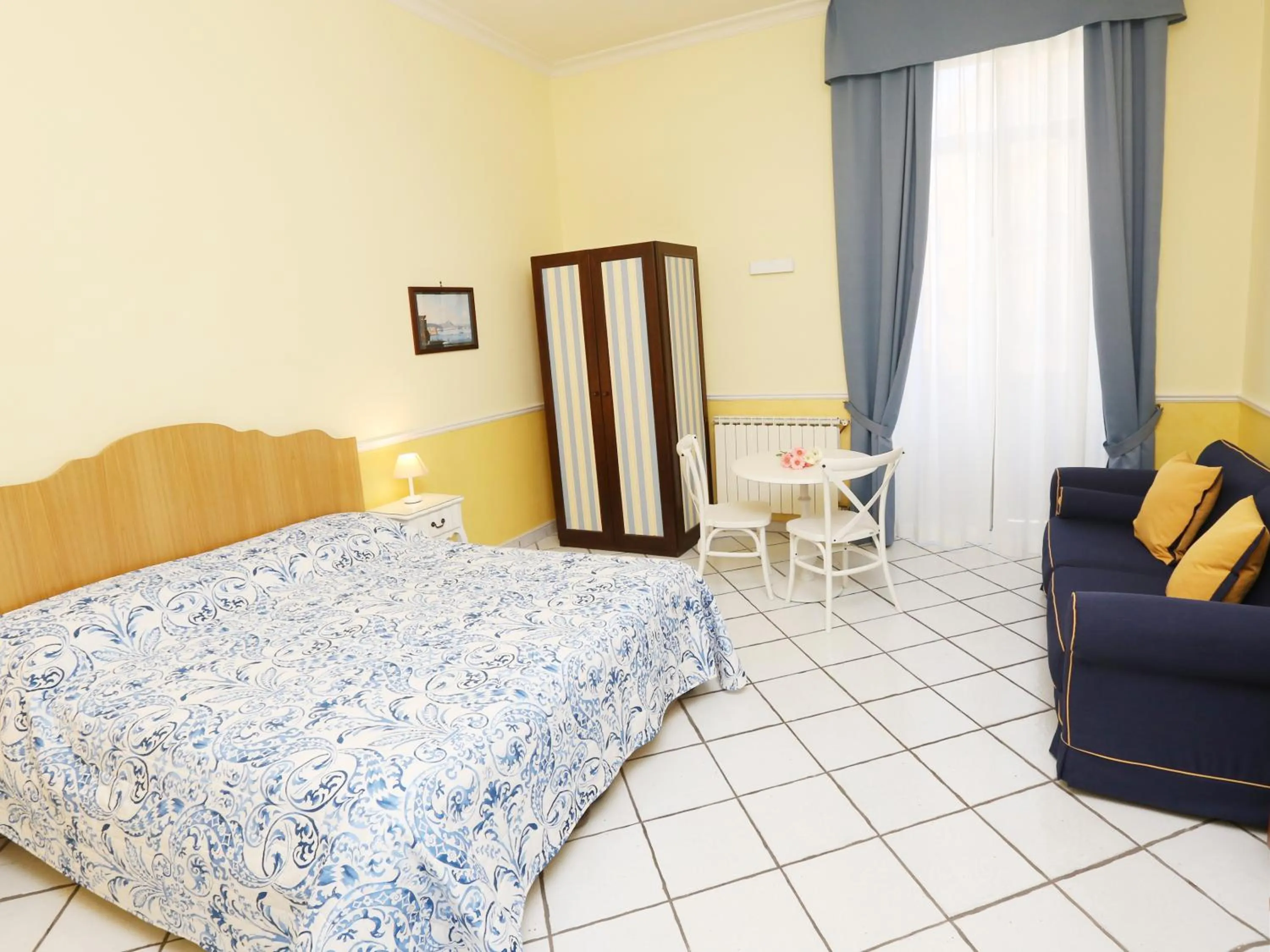 Photo of the whole room, Bed in Santa Lucia 50