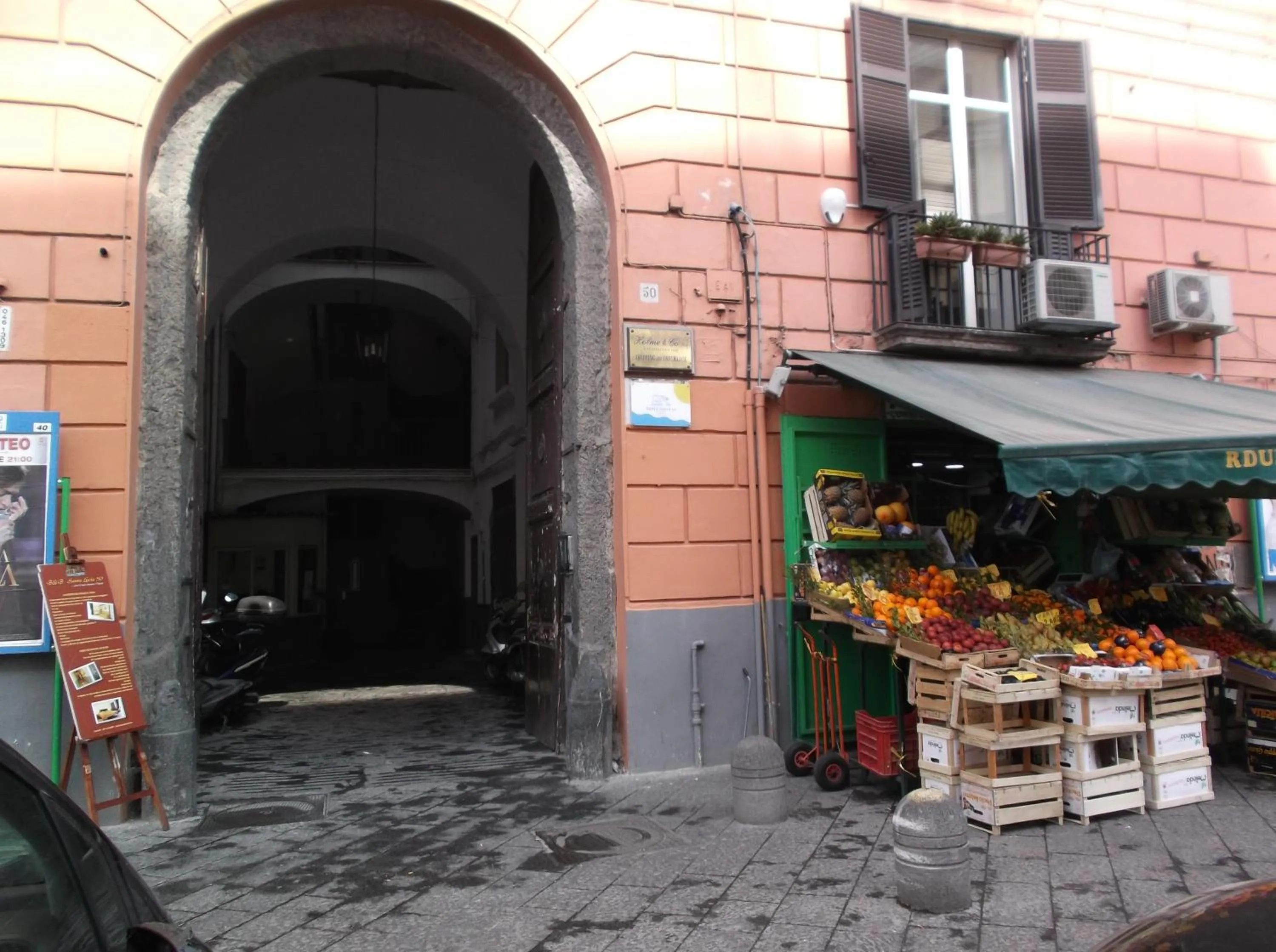 Neighbourhood in Santa Lucia 50