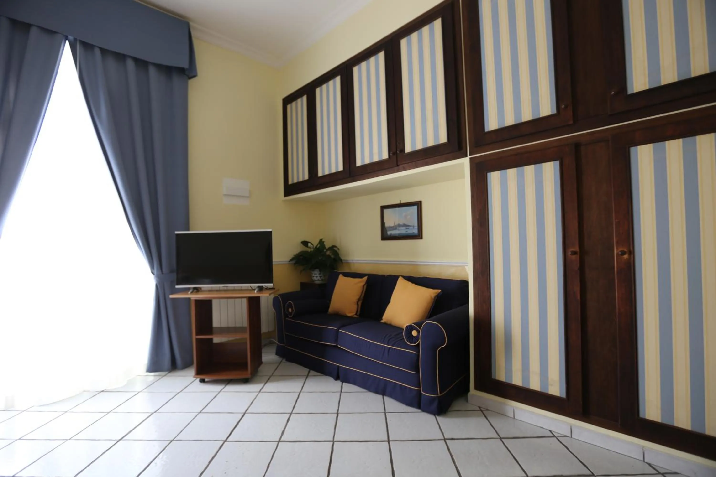 Seating area in Santa Lucia 50