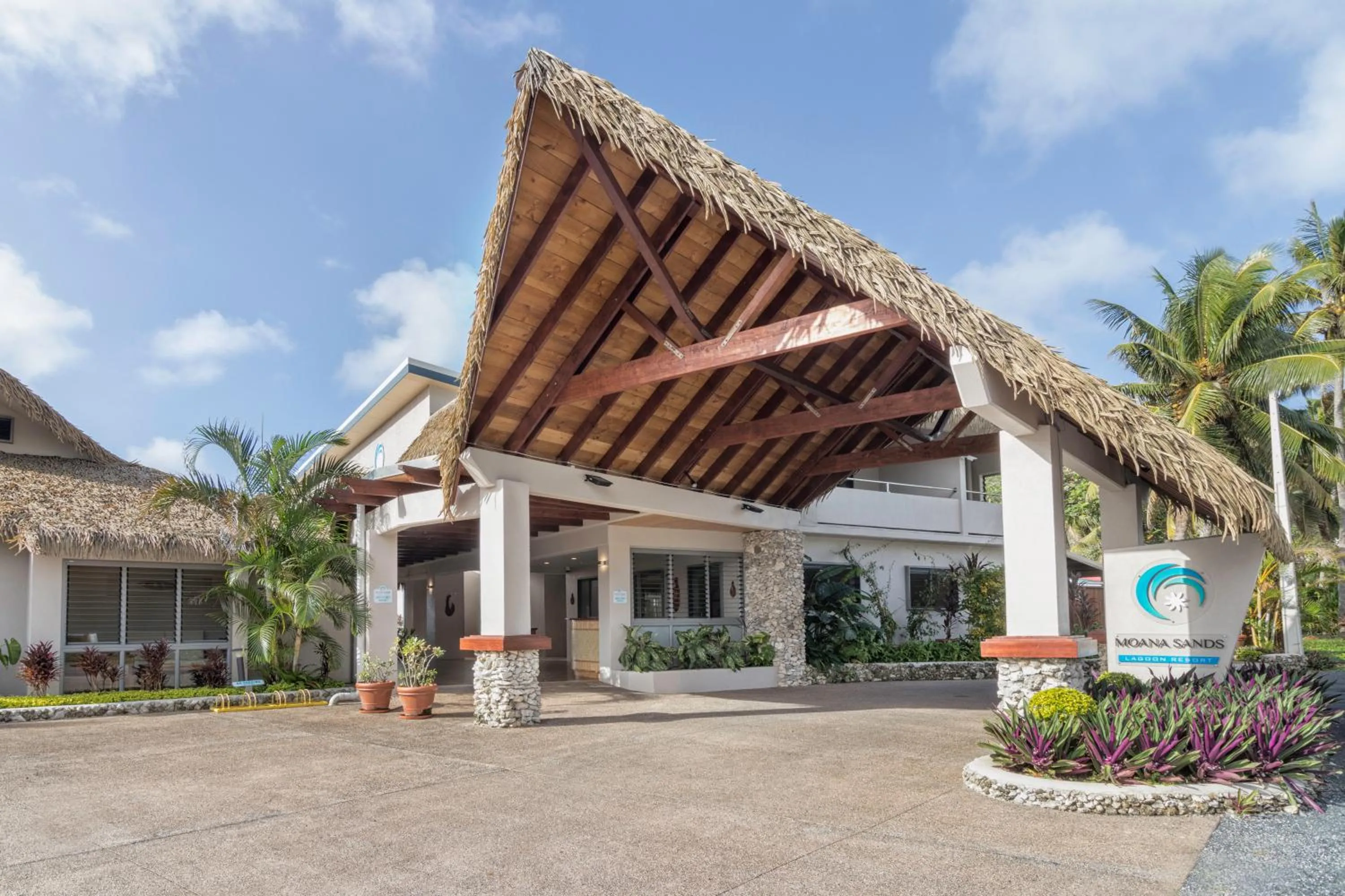 Property building in Moana Sands Lagoon Resort - Adults Only