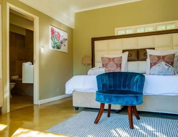 Photo of the whole room, Bed in Mount Shekinah Country Hotel