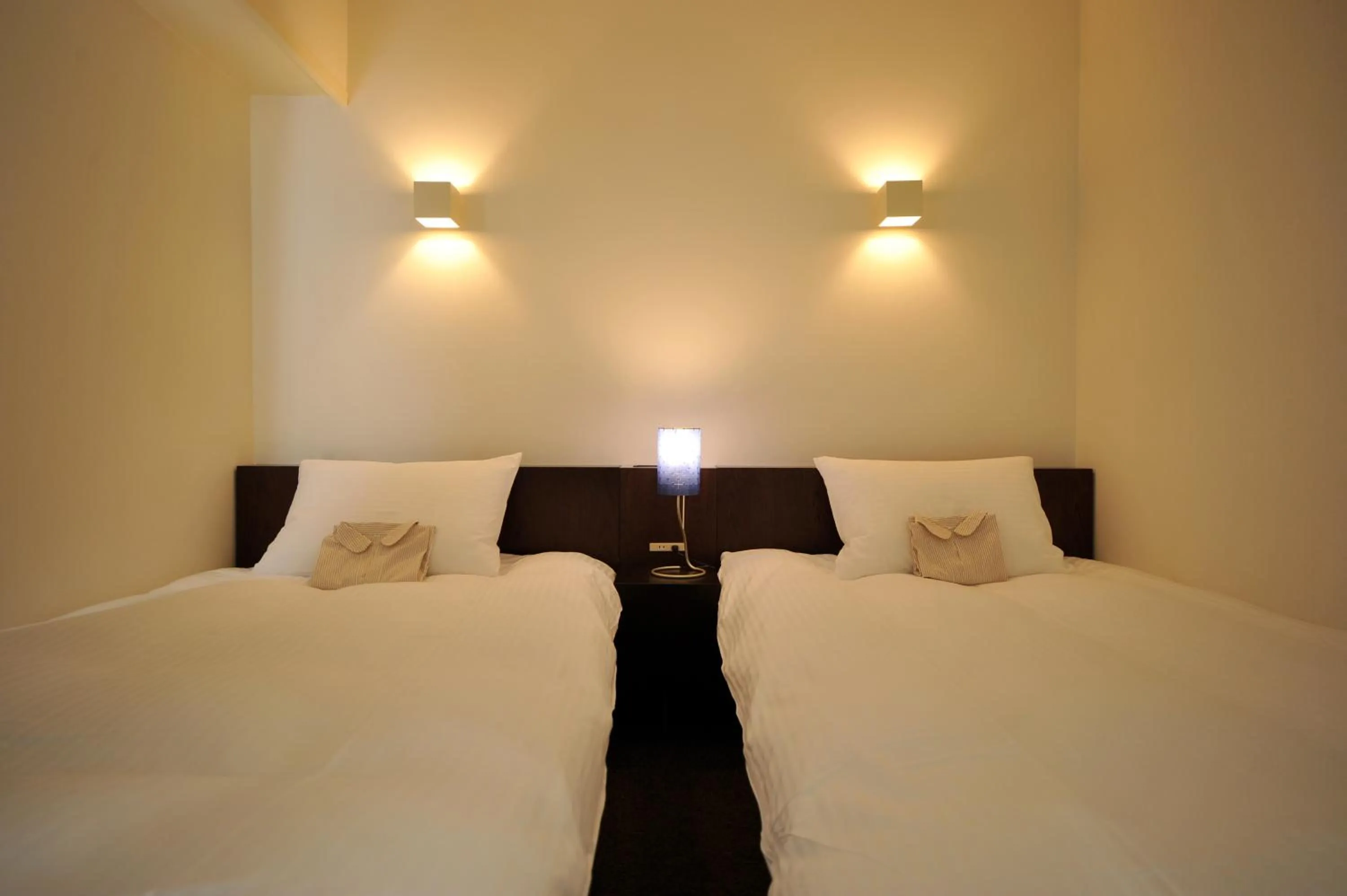 Photo of the whole room, Bed in 7 Days Hotel Plus