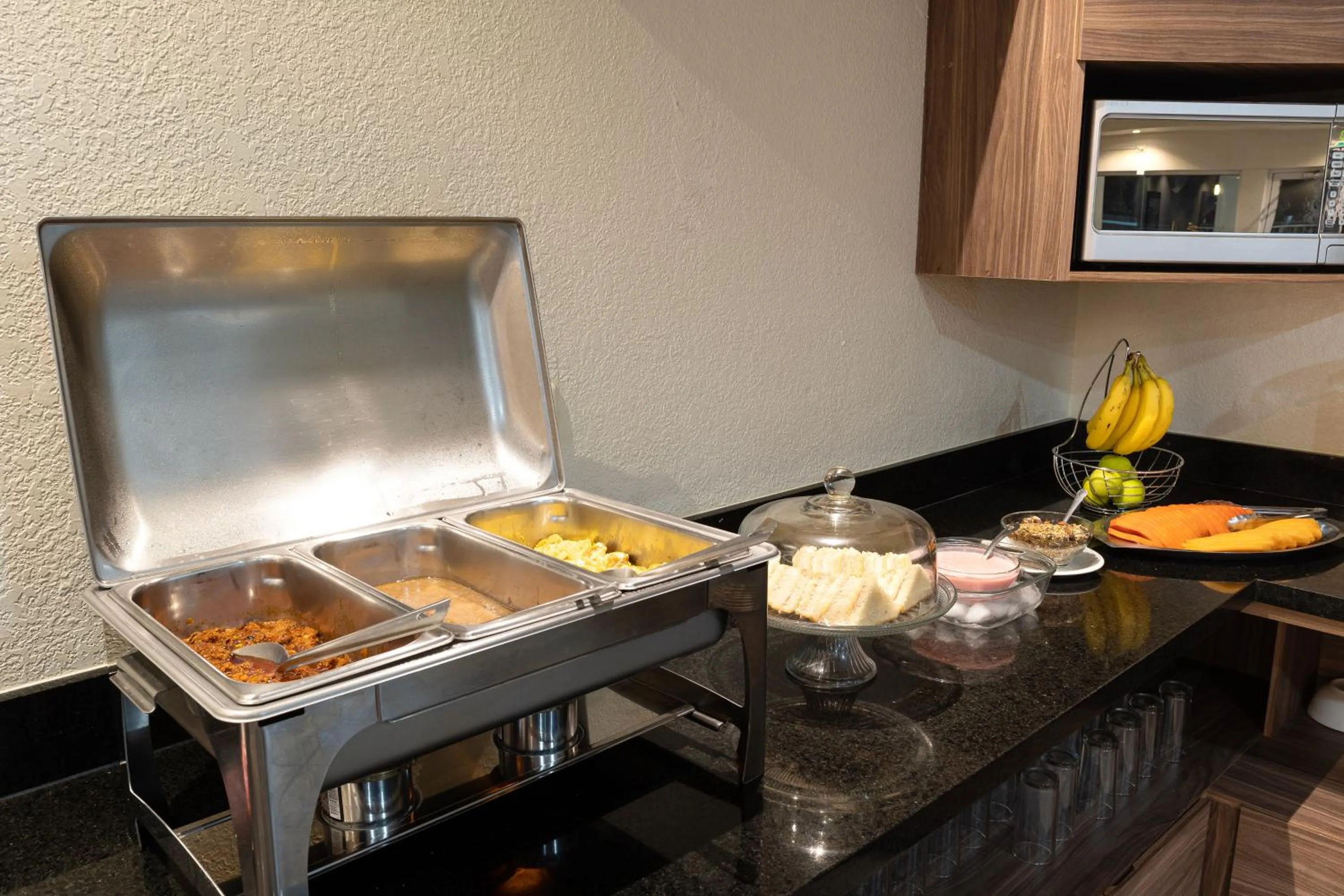 Breakfast in Hotel Quinta San Carlos Inn