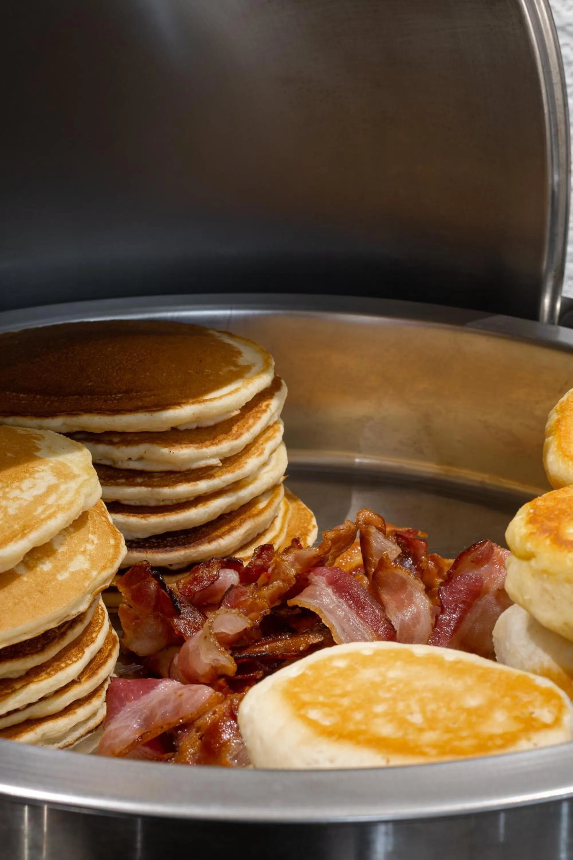 Buffet breakfast in Hotel Quinta San Carlos Inn