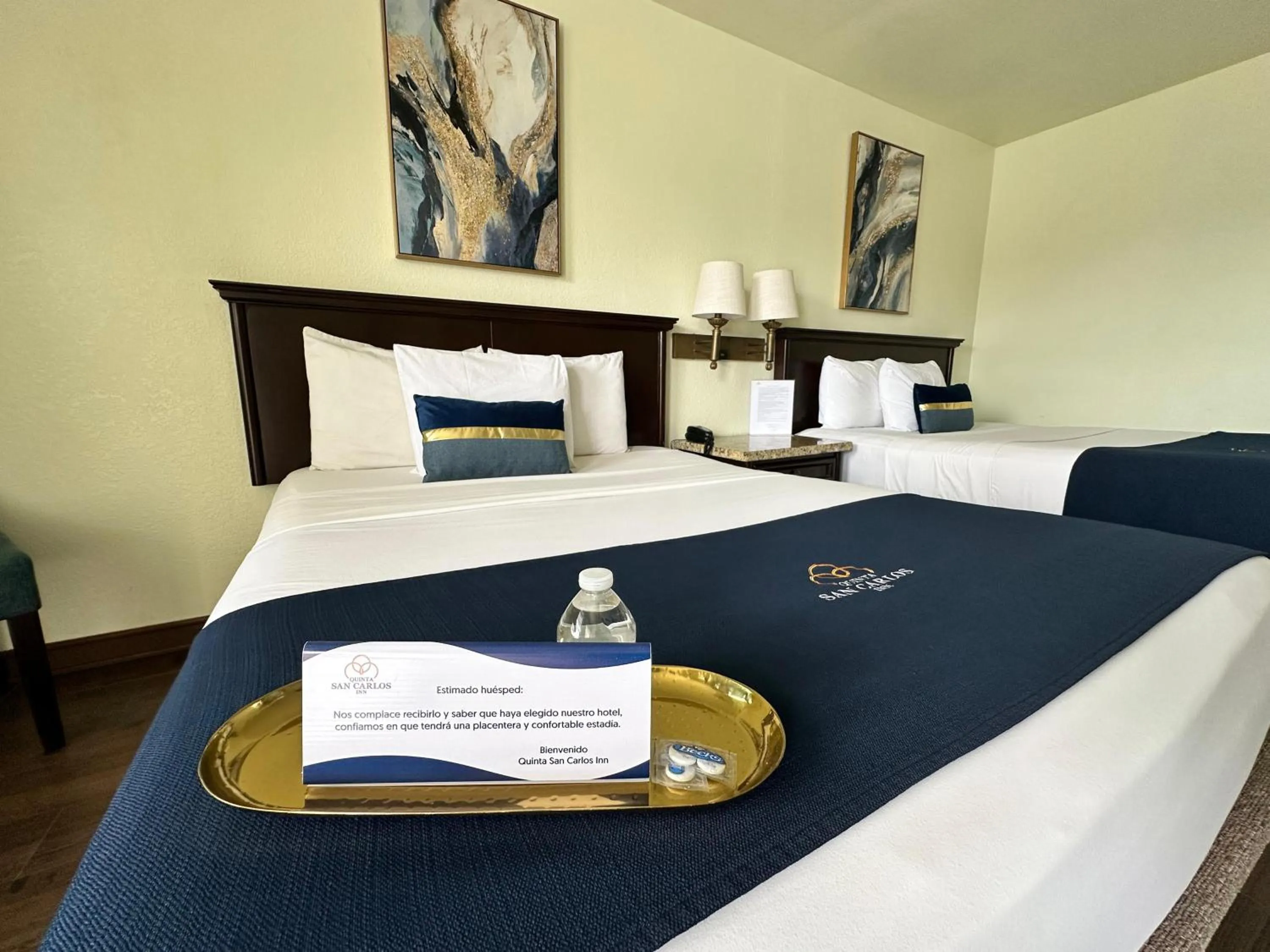 Bed in Hotel Quinta San Carlos Inn