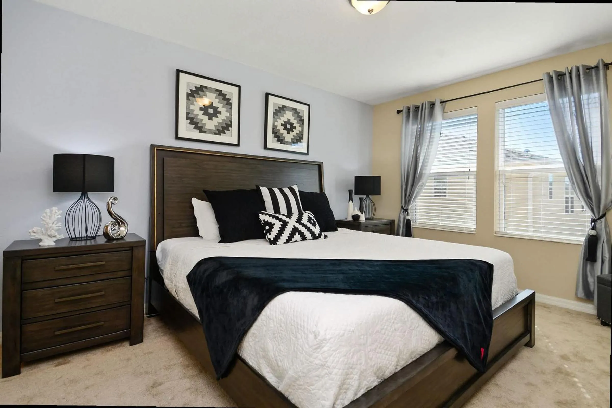 Bed in Family Friendly 4 Bedroom Close to Disney 5148