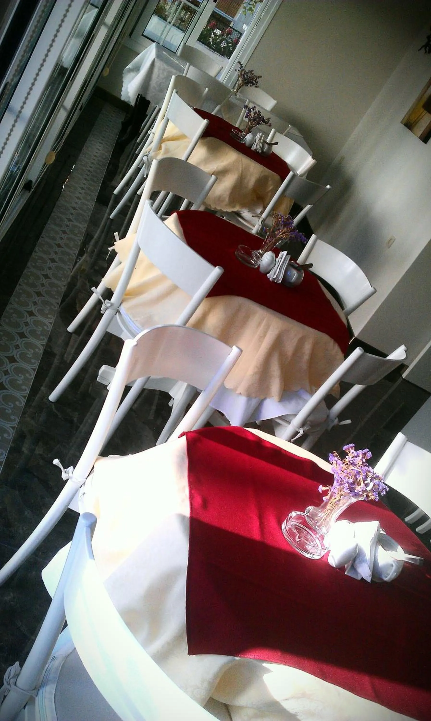 Restaurant/places to eat in Melaike Hotel