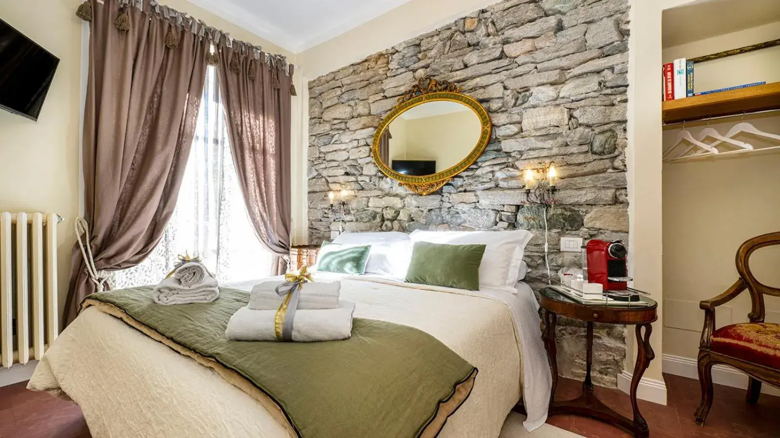 Superior Double Room with Balcony in Residence Briona Superior Double Room with Balcony in Residence Briona