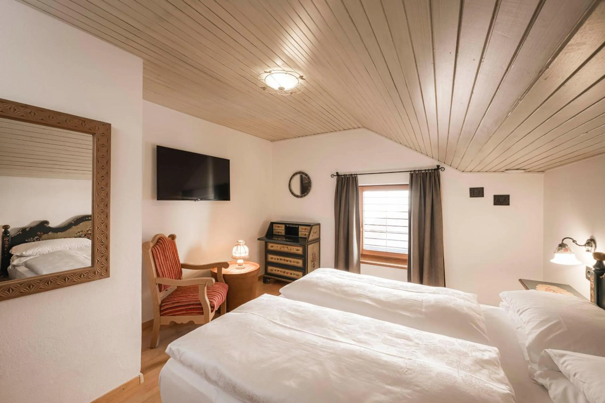 Photo of the whole room, Bed in Hotel Cavallino D'Oro Bed&Breakfast