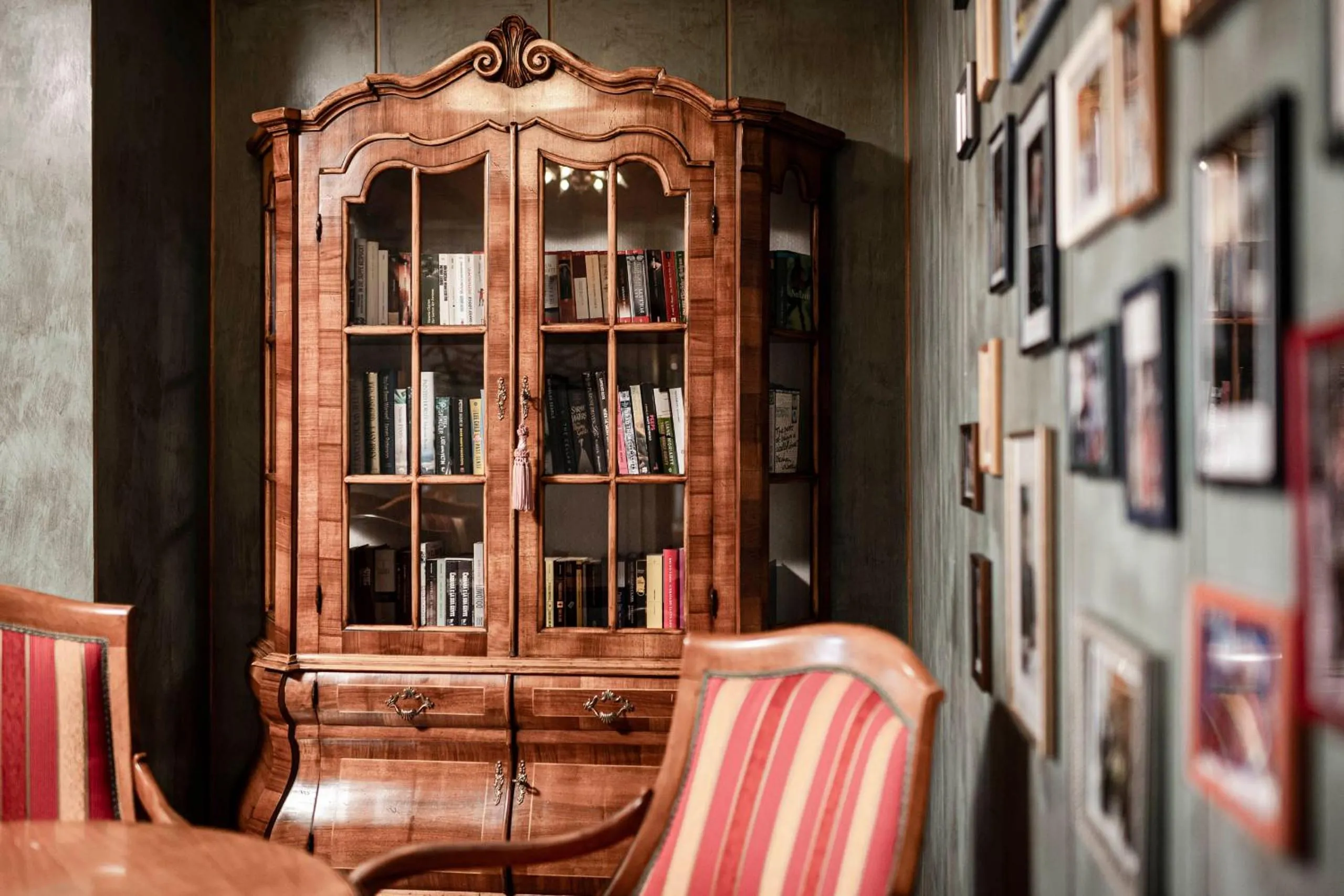 Library in Hotel Cavallino D'Oro Bed&Breakfast