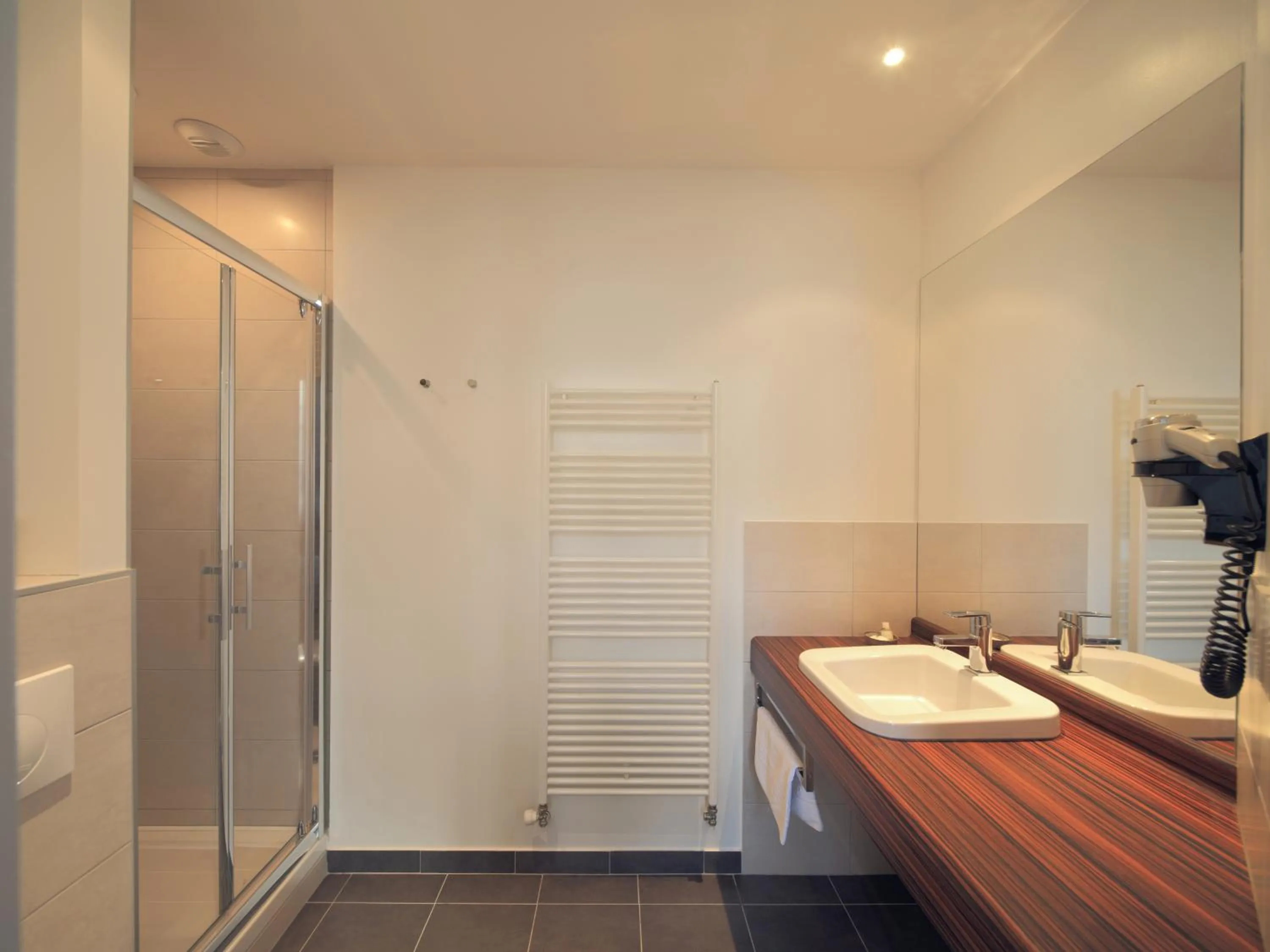 Bathroom in Hôtel de Biencourt