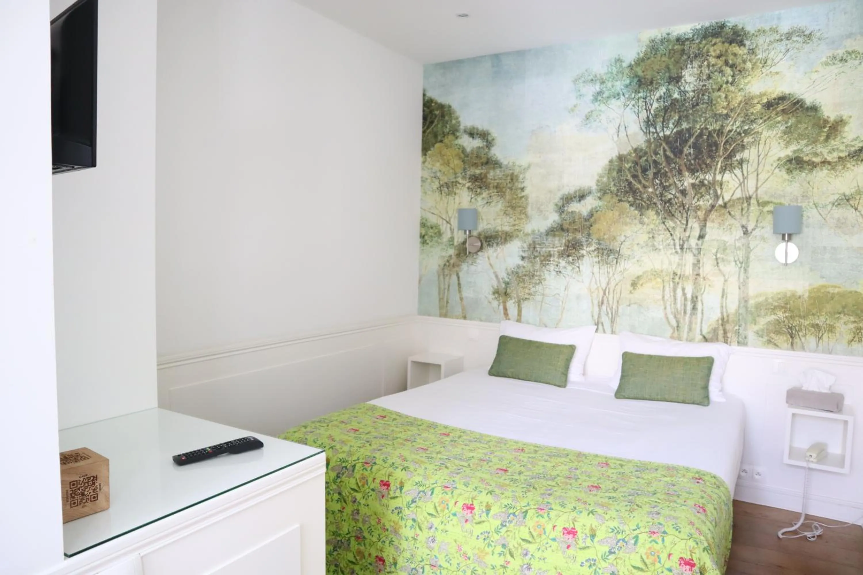 Comfort Double Room in Hôtel de Biencourt