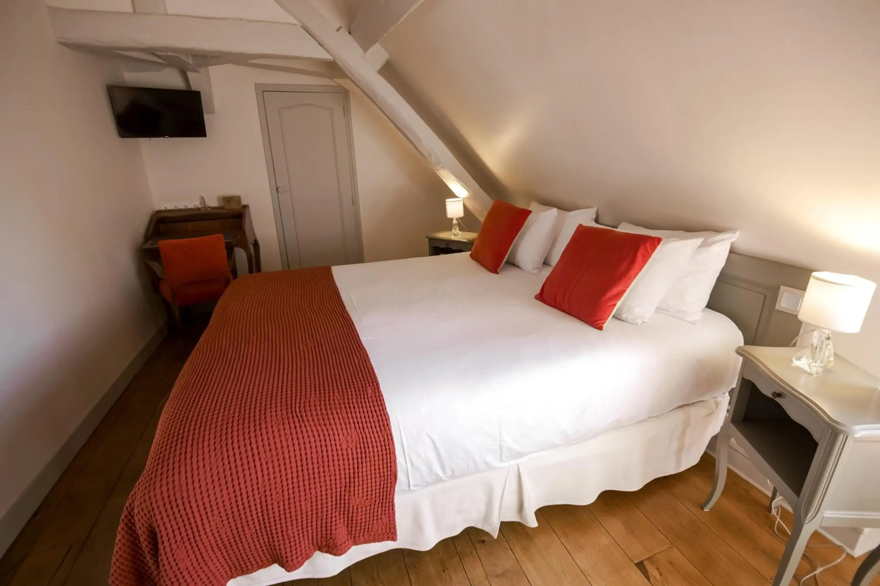 Tradition Twin Room in Hôtel de Biencourt Tradition Twin Room in Hôtel de Biencourt