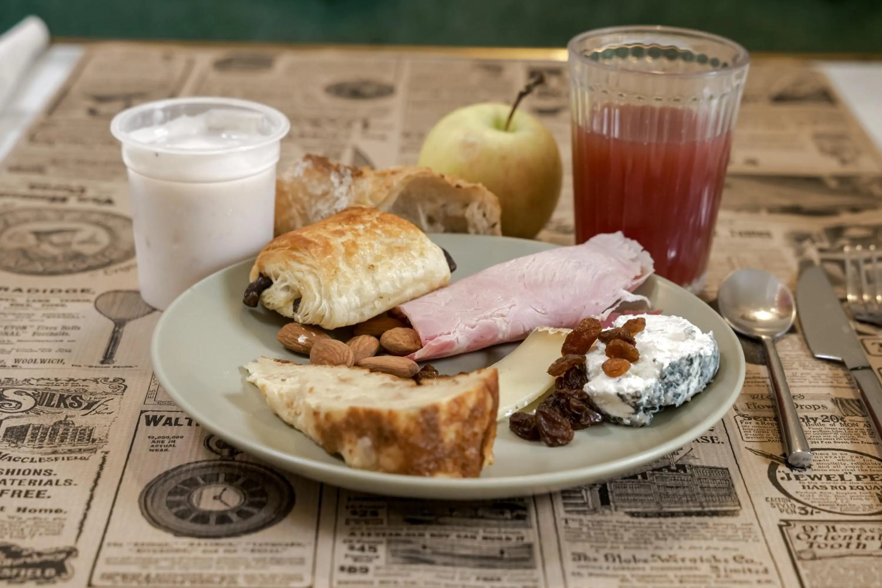 Breakfast in Hôtel de Biencourt