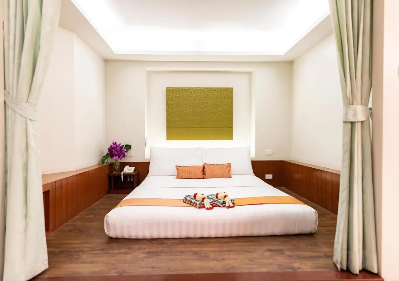 Bedroom, Bed in Dang Derm Khaosan
