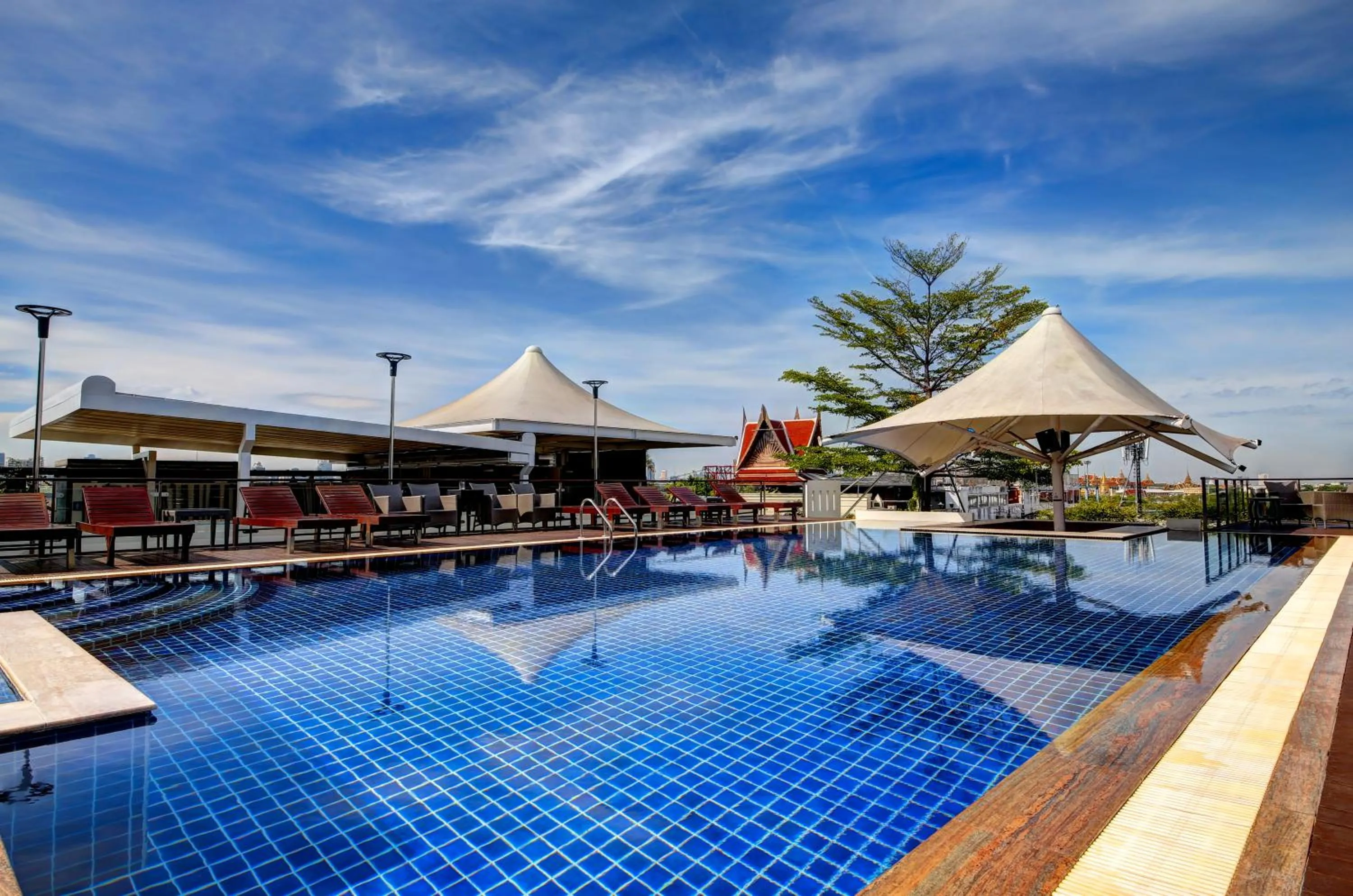 Swimming pool in Dang Derm Khaosan