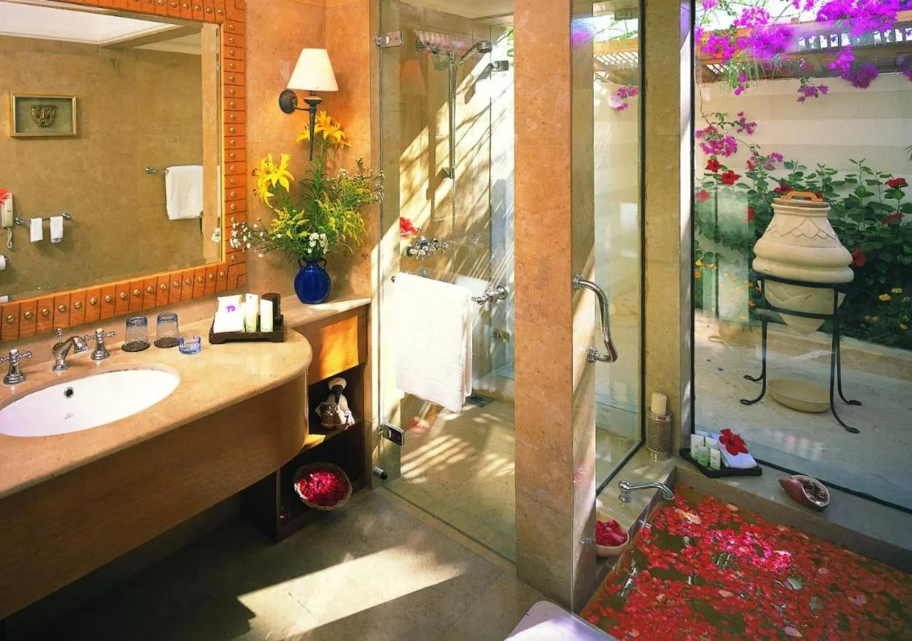 Bathroom in The Oberoi Beach Resort, Sahl Hasheesh