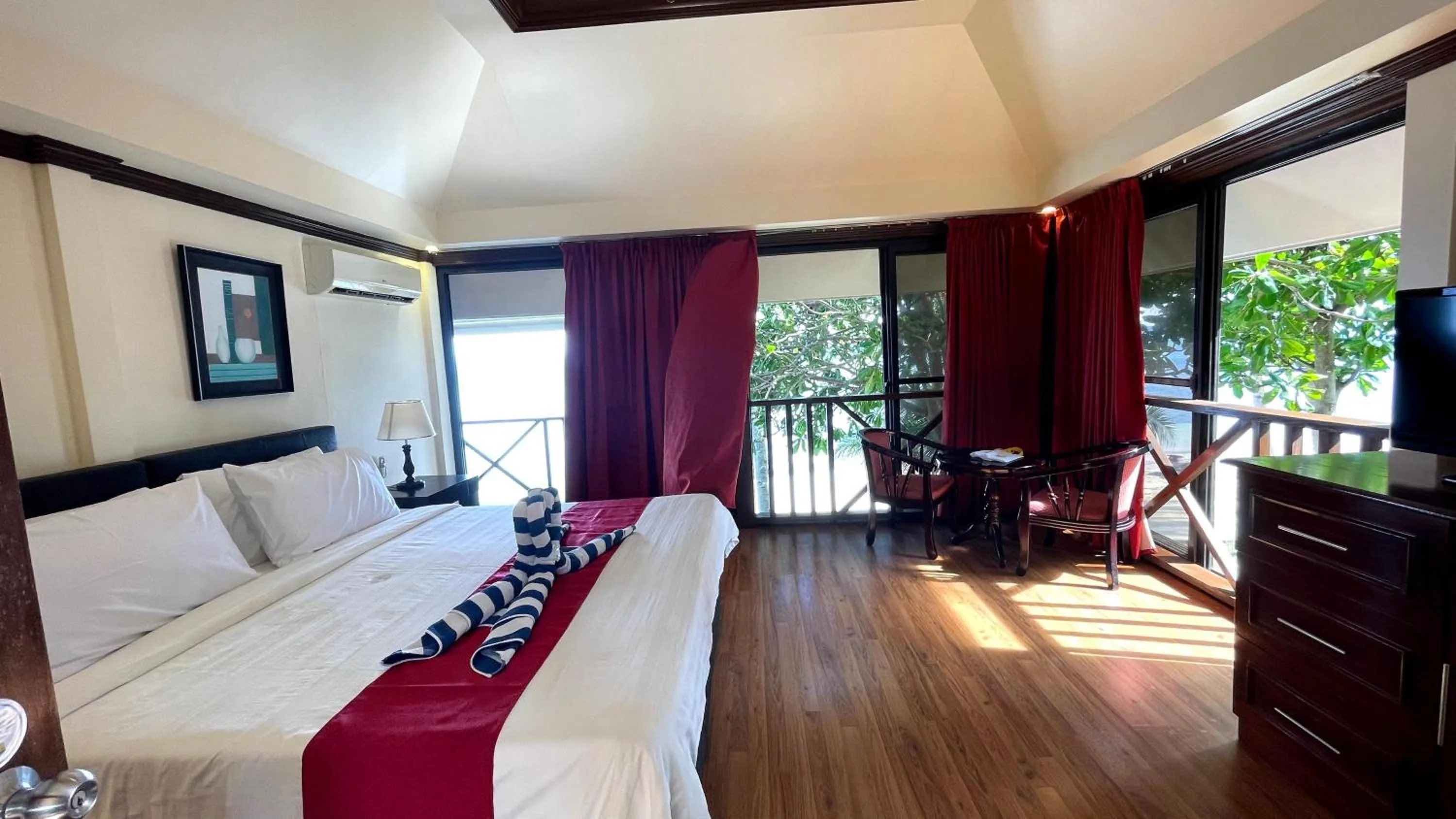 Photo of the whole room in Anda White Beach Resort