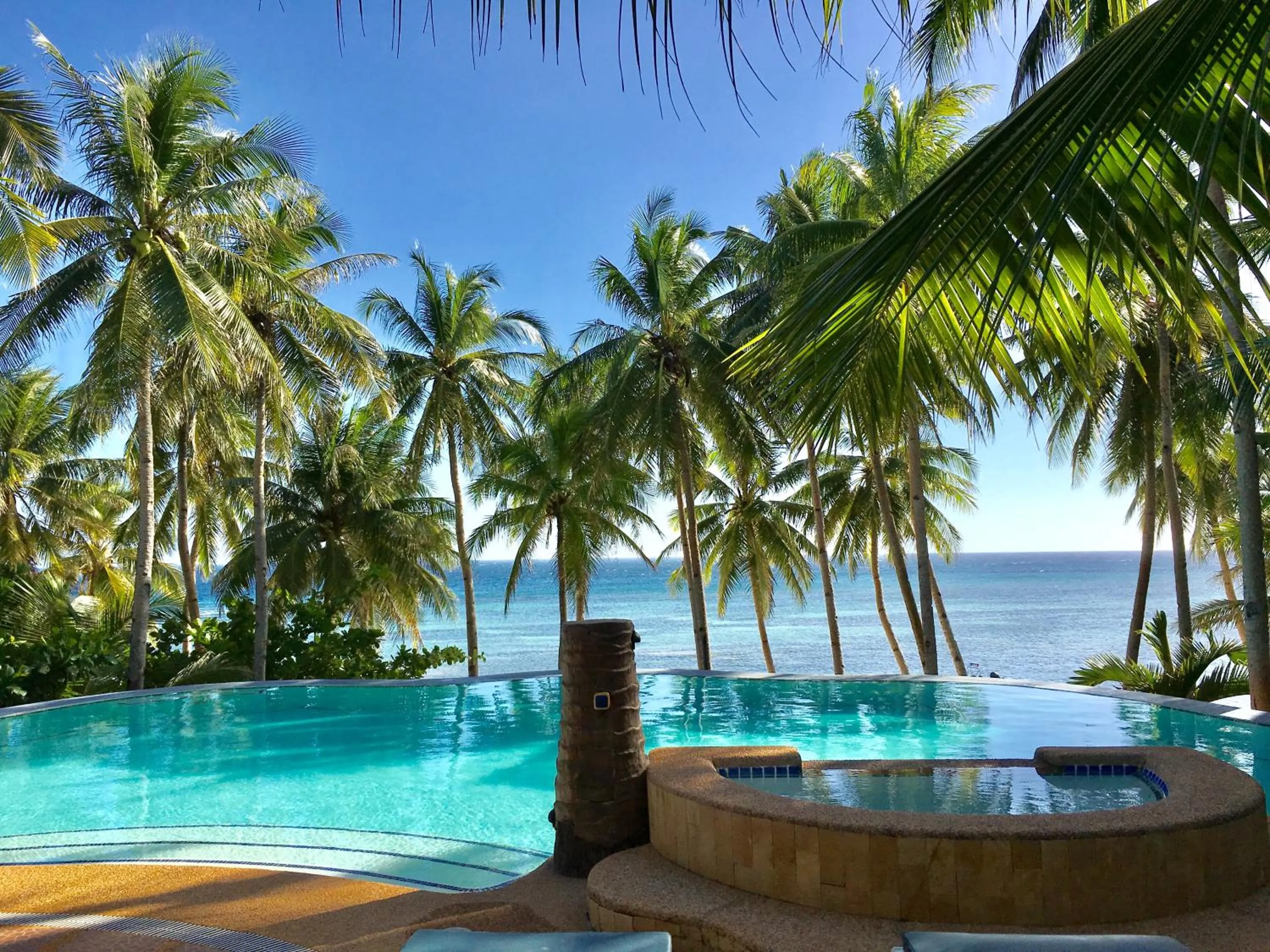 Swimming pool in Anda White Beach Resort