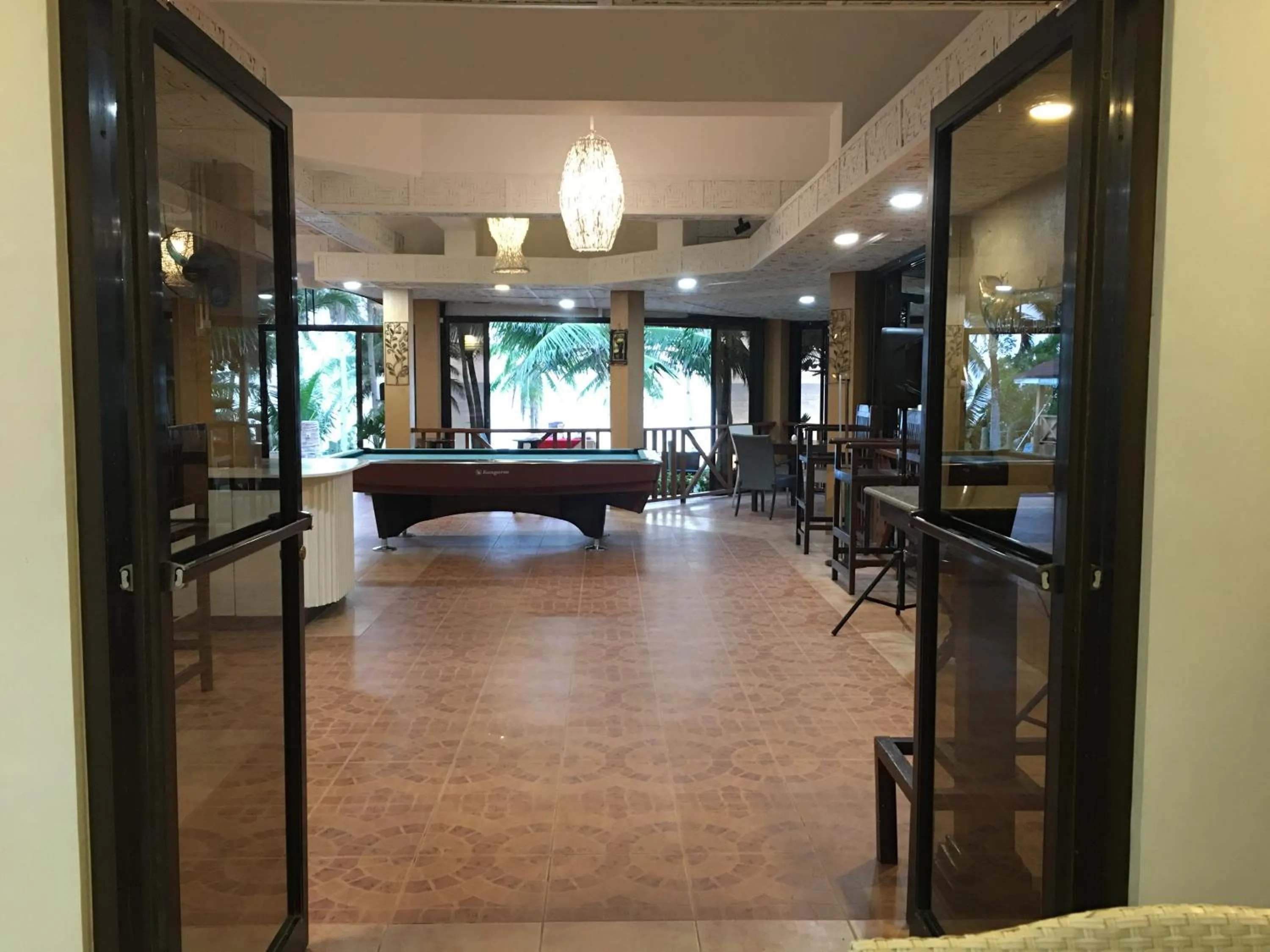 Restaurant/places to eat in Anda White Beach Resort